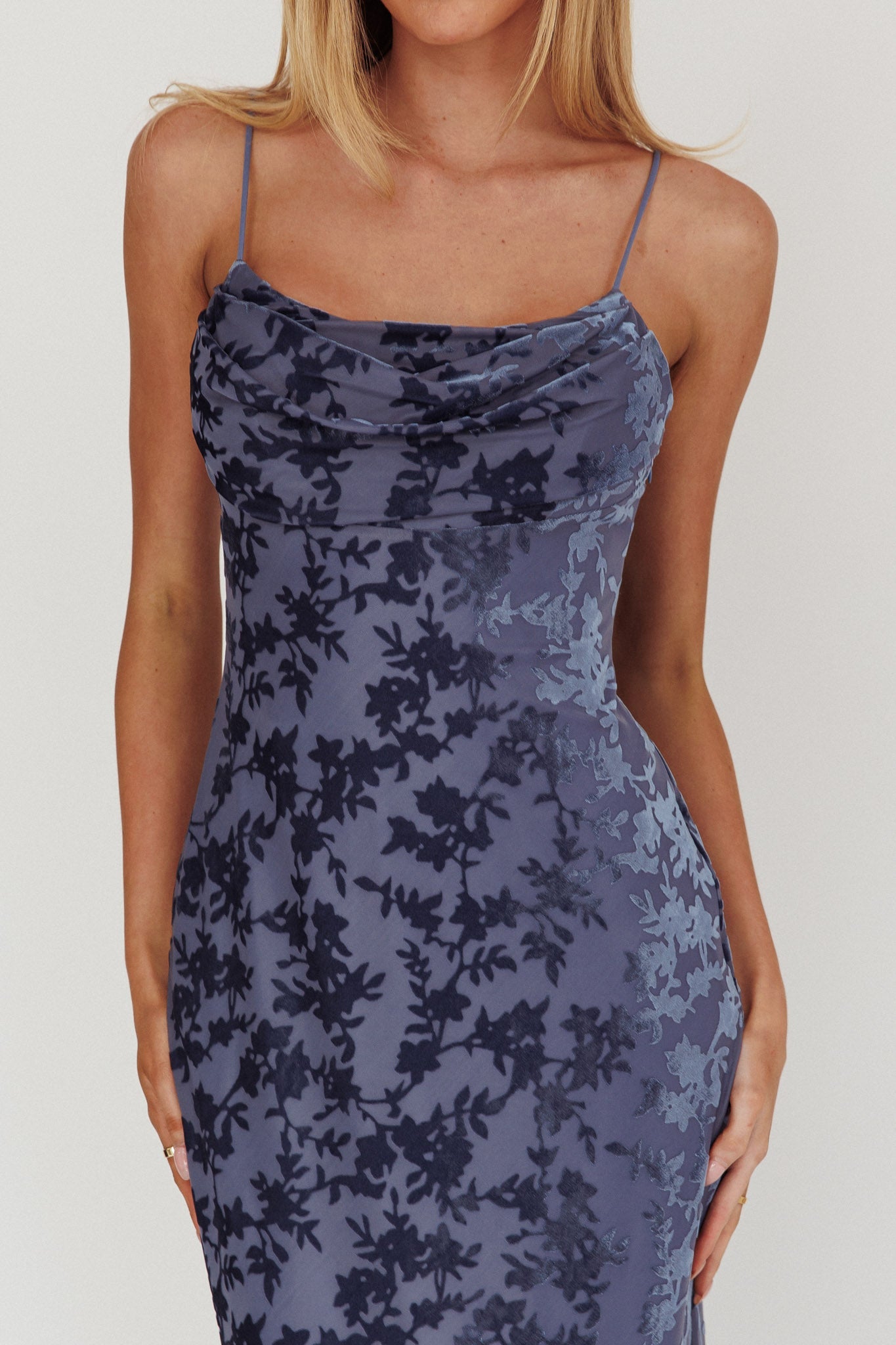 Abito lungo in velluto burnout Well Versed blu ardesia