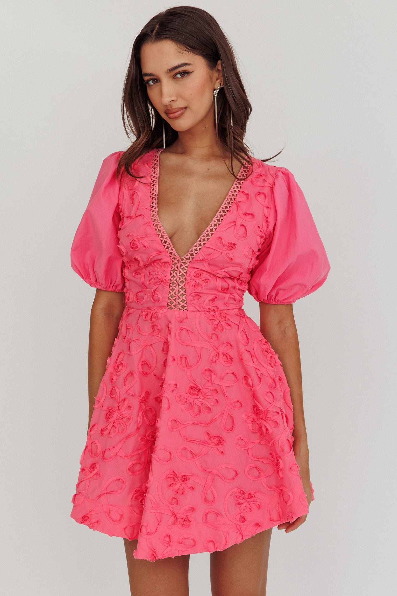 Mini abito con maniche a sbuffo Samsara rosa shocking