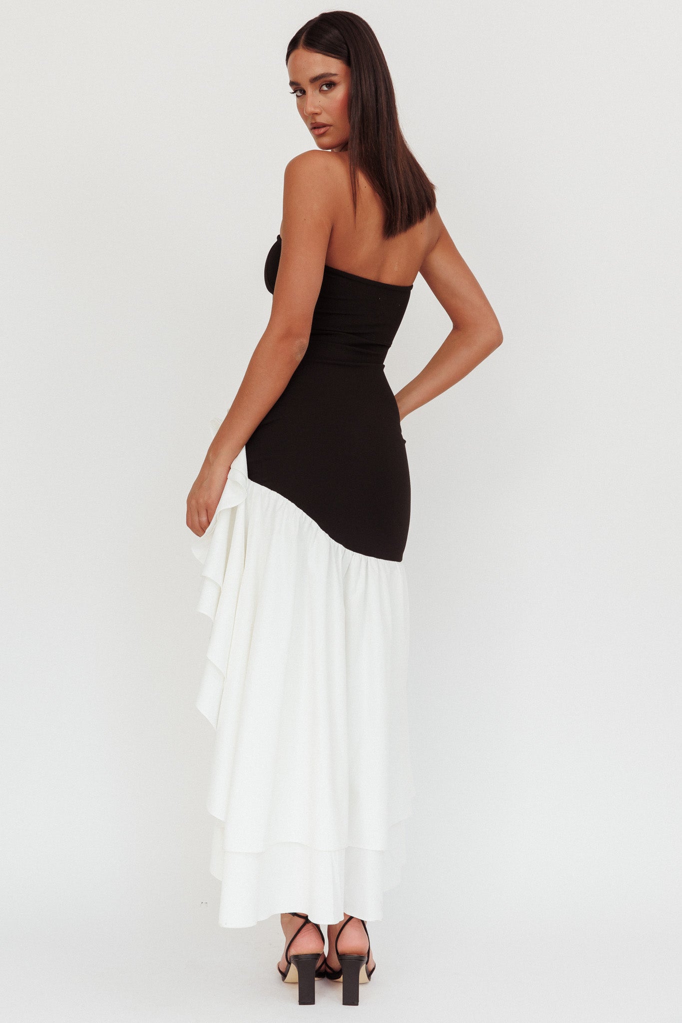 Abito Cha Cha senza spalline con spacco sulla coscia nero/bianco