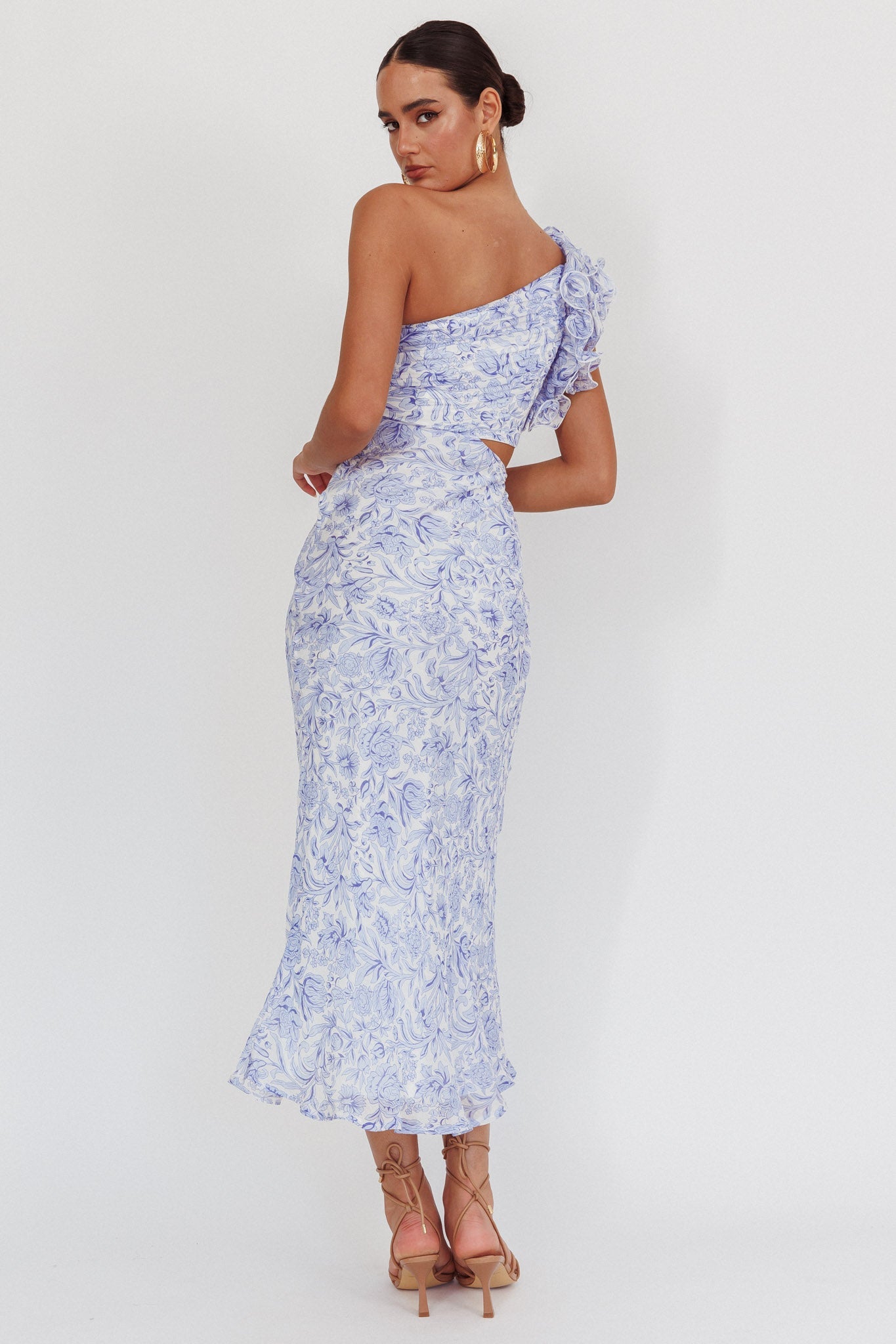 Abito midi monospalla con volant Deanna blu floreale