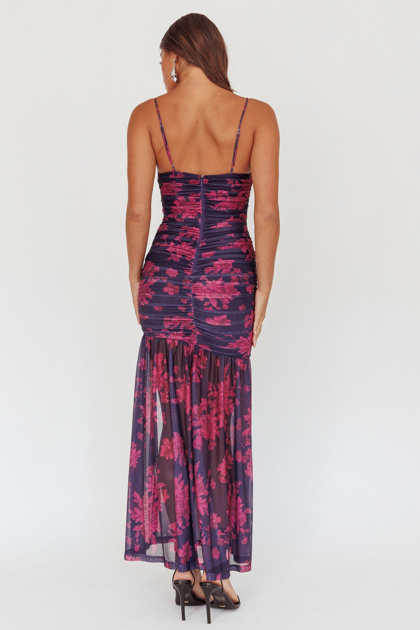 Abito lungo in rete arricciata Stole The Show con stampa floreale color uva