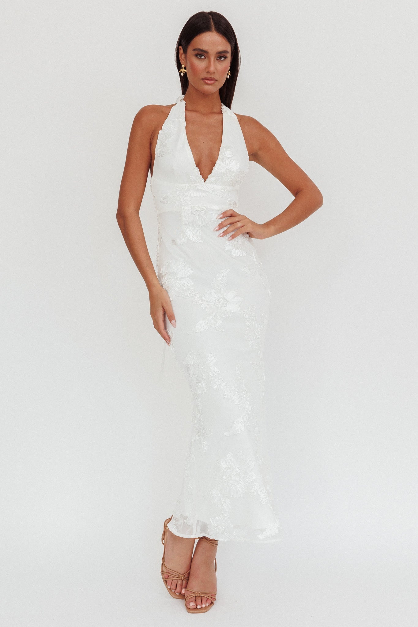 Abito lungo con scollo all'americana e schiena scoperta Cipriana, bianco decorato