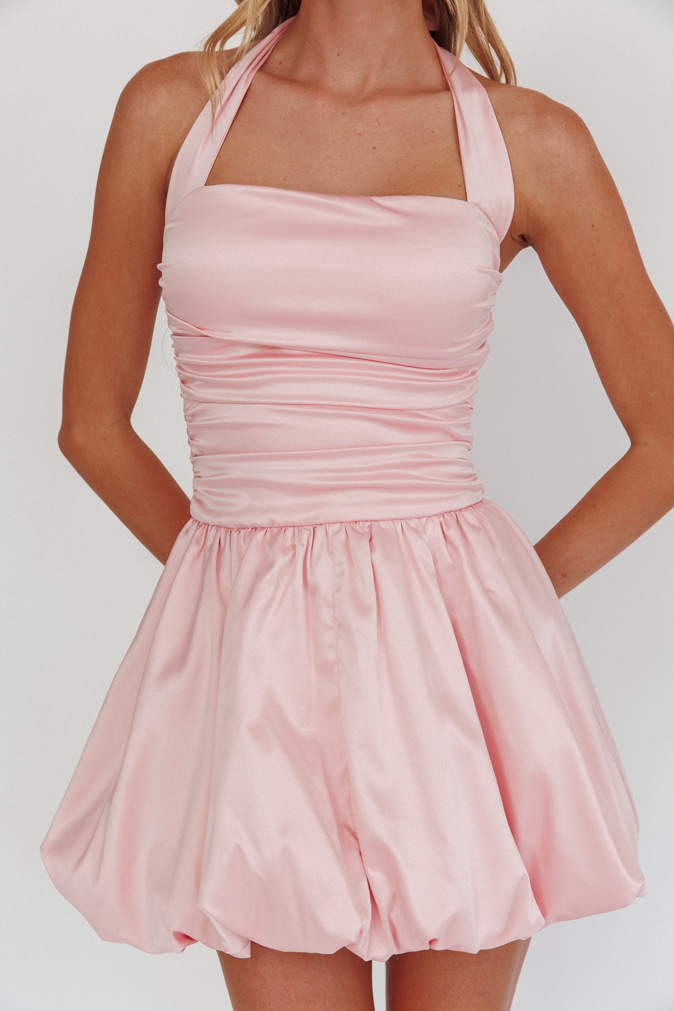 Angelico Mini abito a palloncino con scollo all'americana rosa