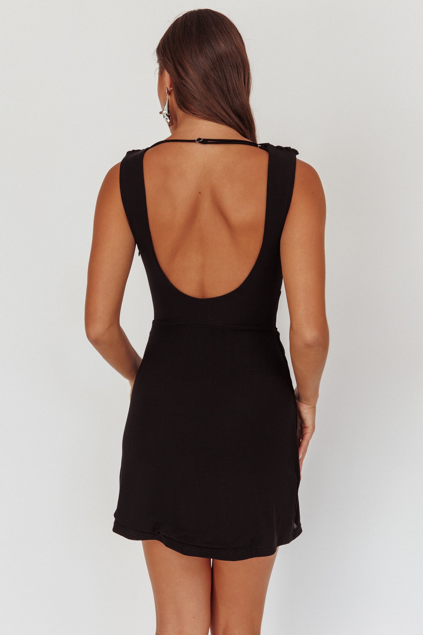Mini abito nero con scollo drappeggiato salvato