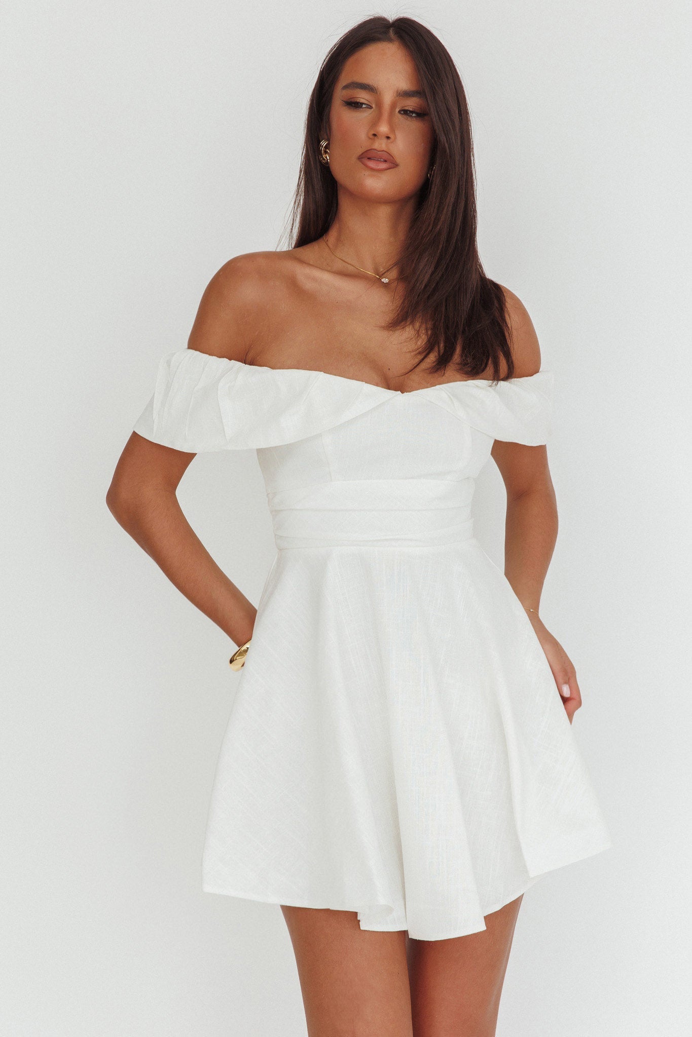 Lillianne Mini abito a trapezio con spalle scoperte bianco