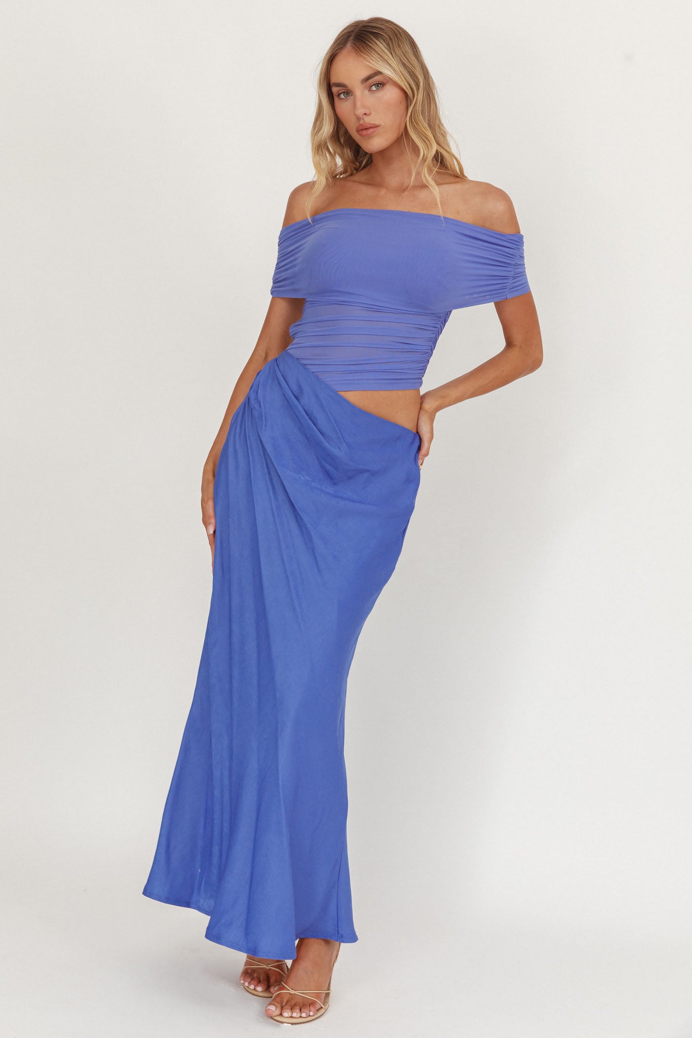 Abito midi Lorely con spalle scoperte, colore oceano
