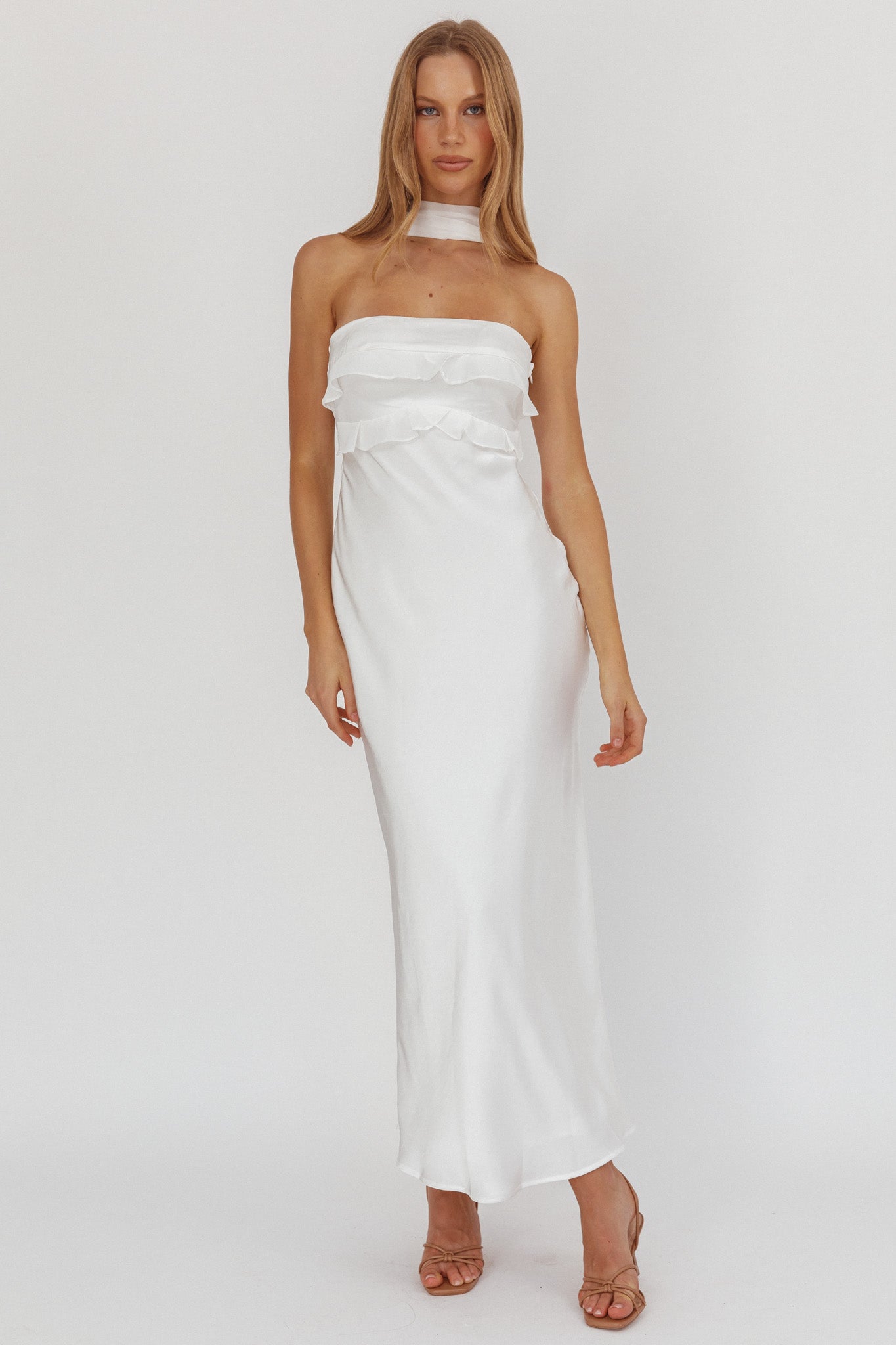 Damsel Reverse Halter Frill Trim Maxi Dress Bianco