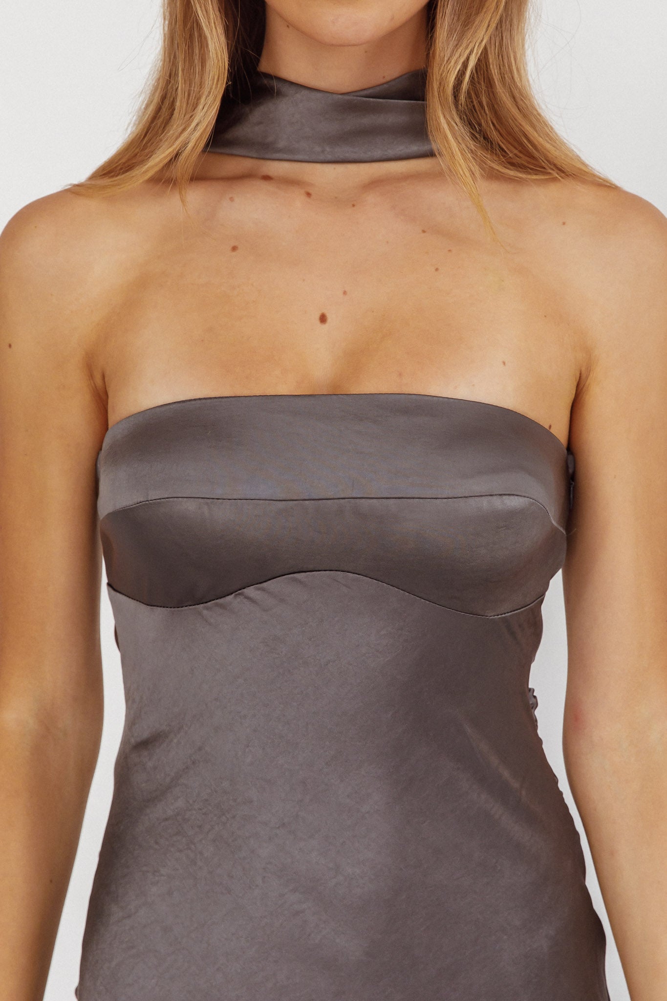 Abito lungo Damsel Reverse Halter Satin Charcoal