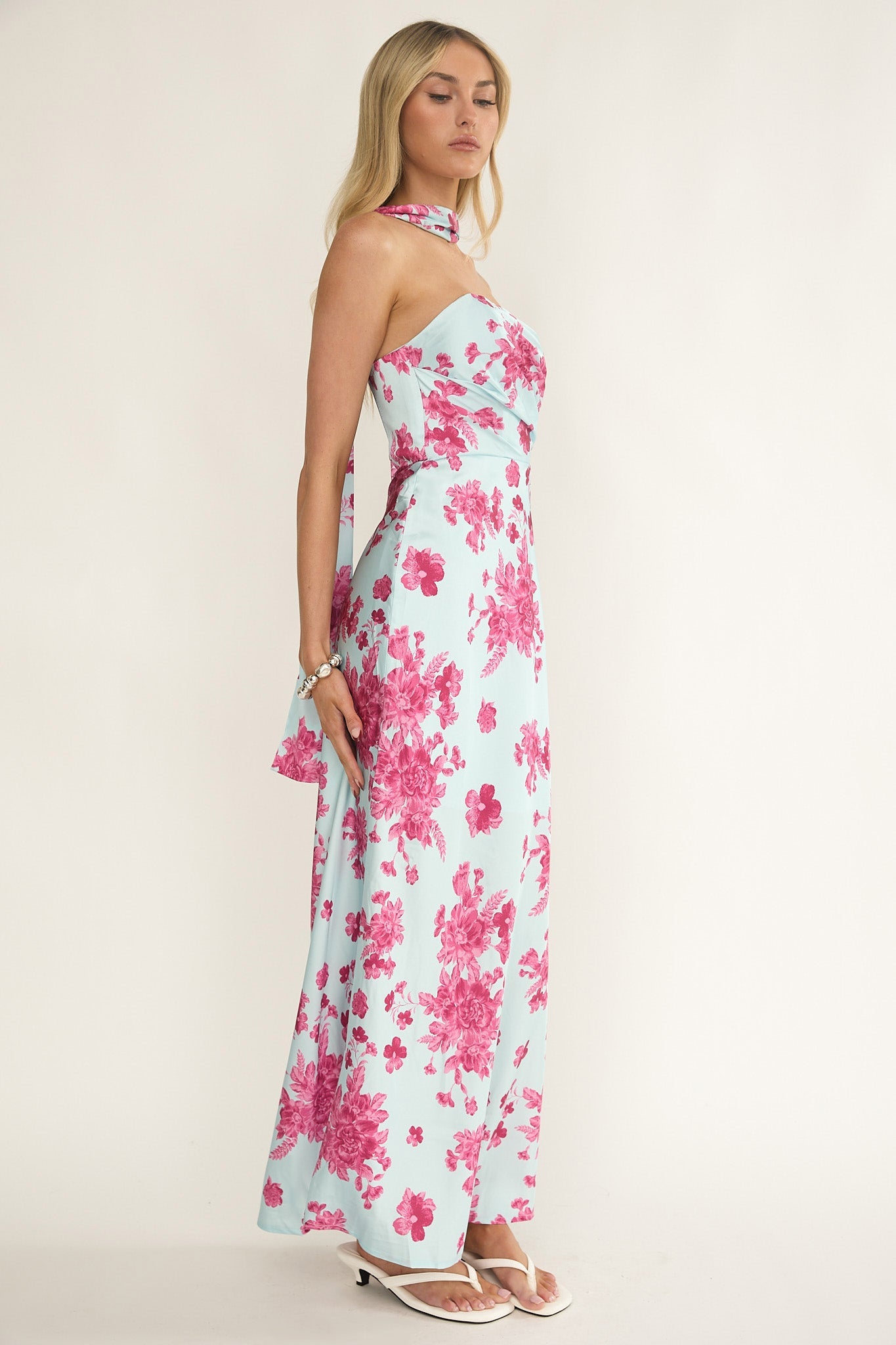 City Of Stars Abito lungo senza spalline con sciarpa floreale blu ghiaccio