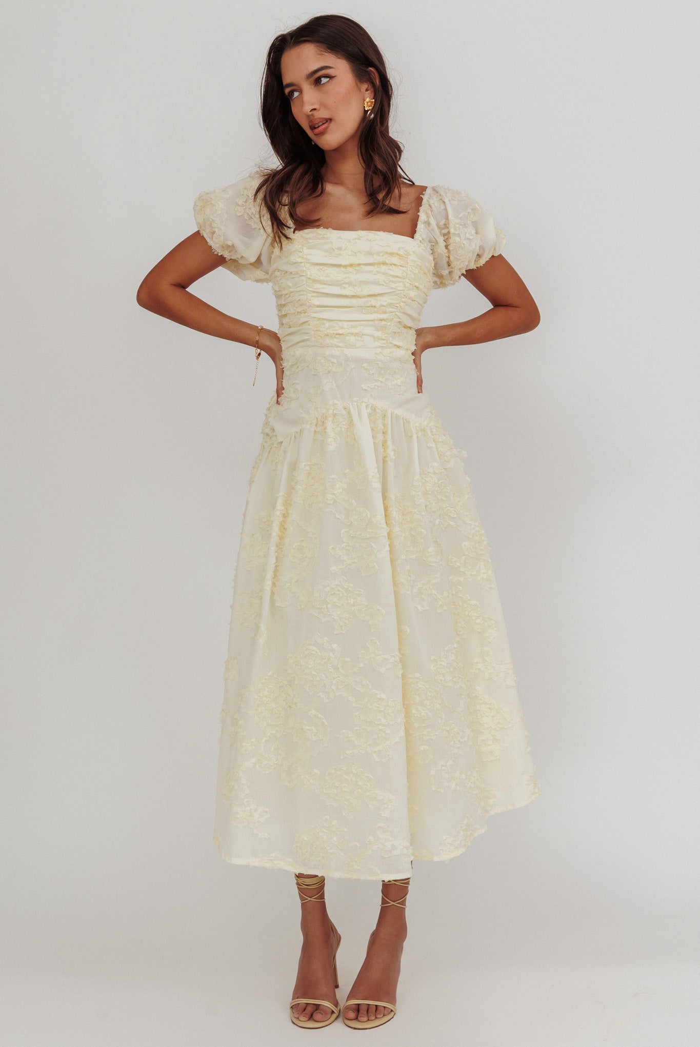 Abito midi con maniche a sbuffo Telma color burro