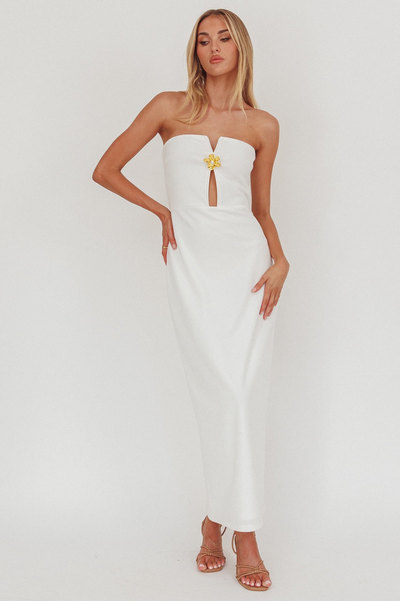 Sonrisa Abito lungo senza spalline con cut-out bianco