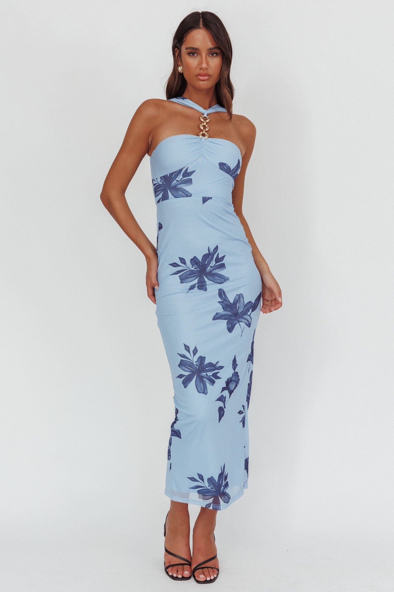 Abito lungo con scollo a V e maglie dorate Maretha Lily Blue