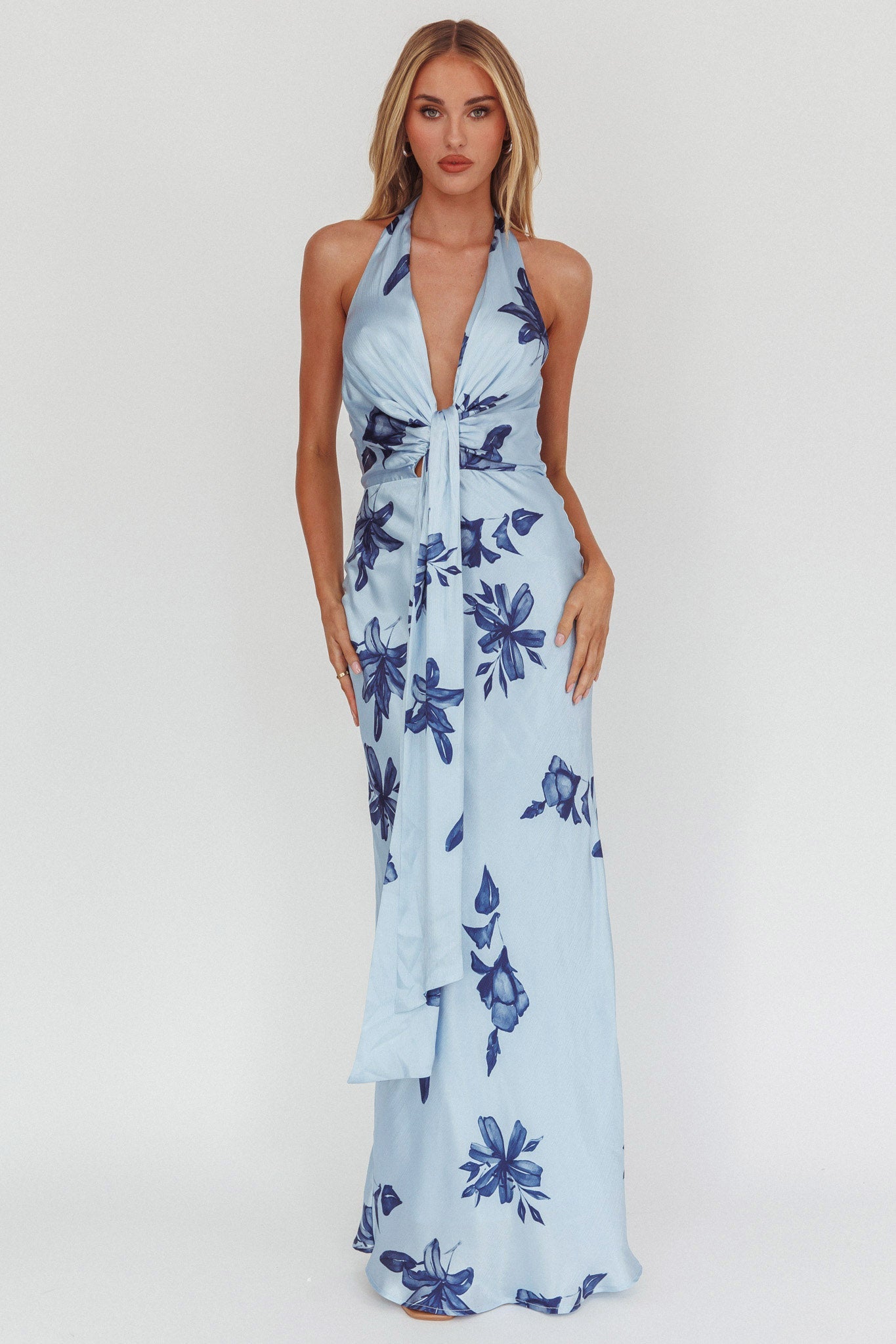 Abito lungo con scollo all'americana e scollo profondo, motivo floreale blu navy