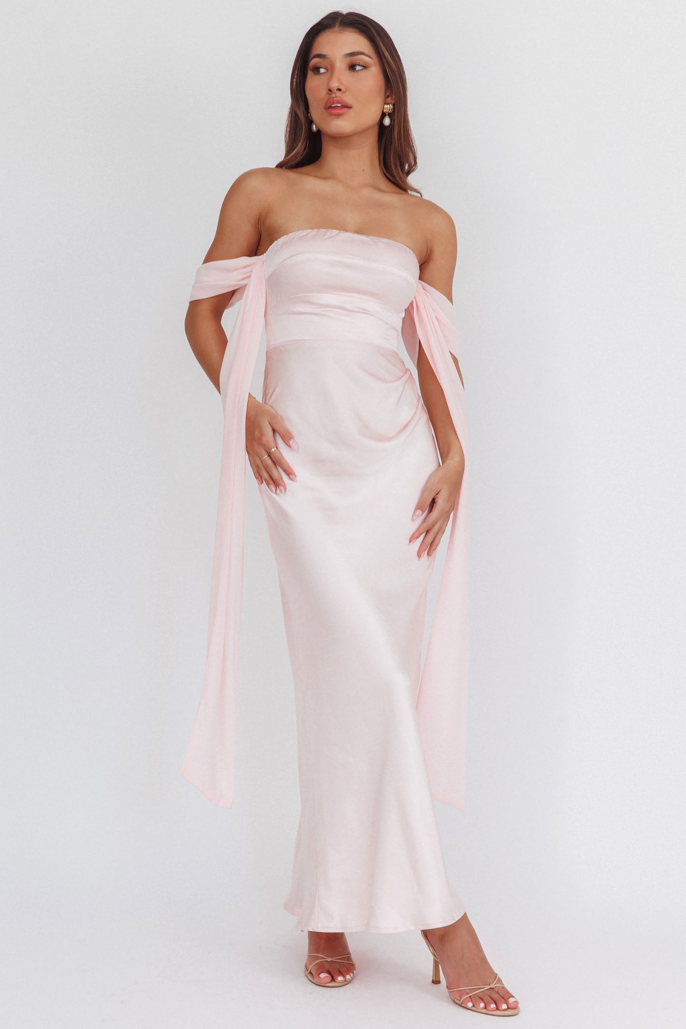 Abito lungo con maniche drappeggiate Odayah rosa