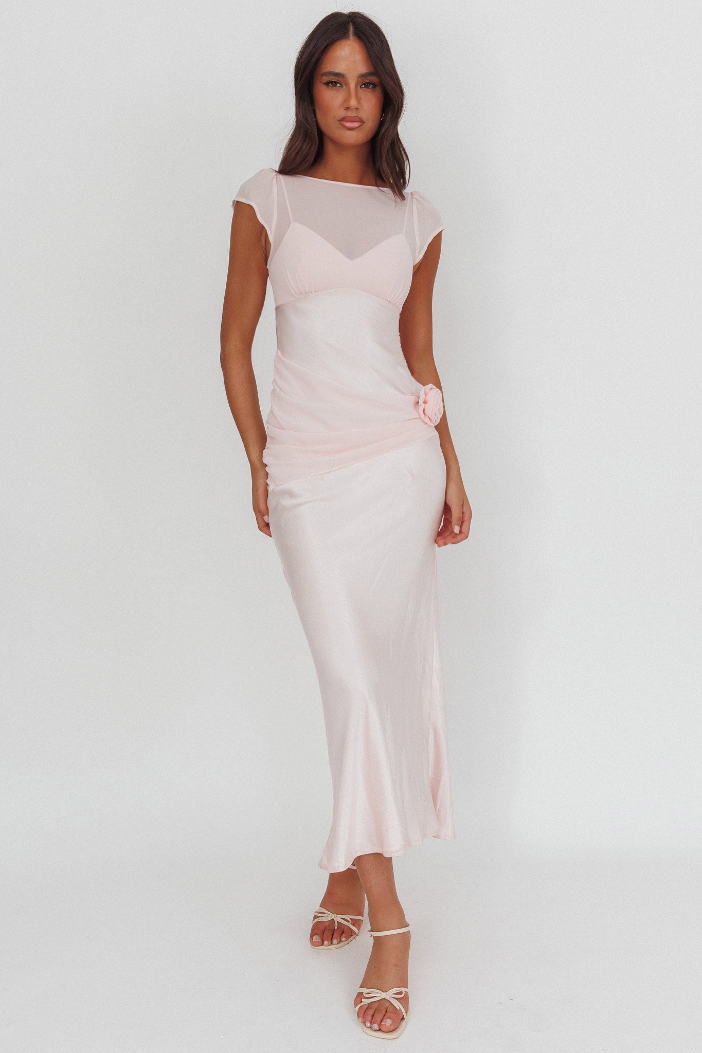 Abito lungo con maniche a cappuccio e rosetta Enchanted Dusk rosa