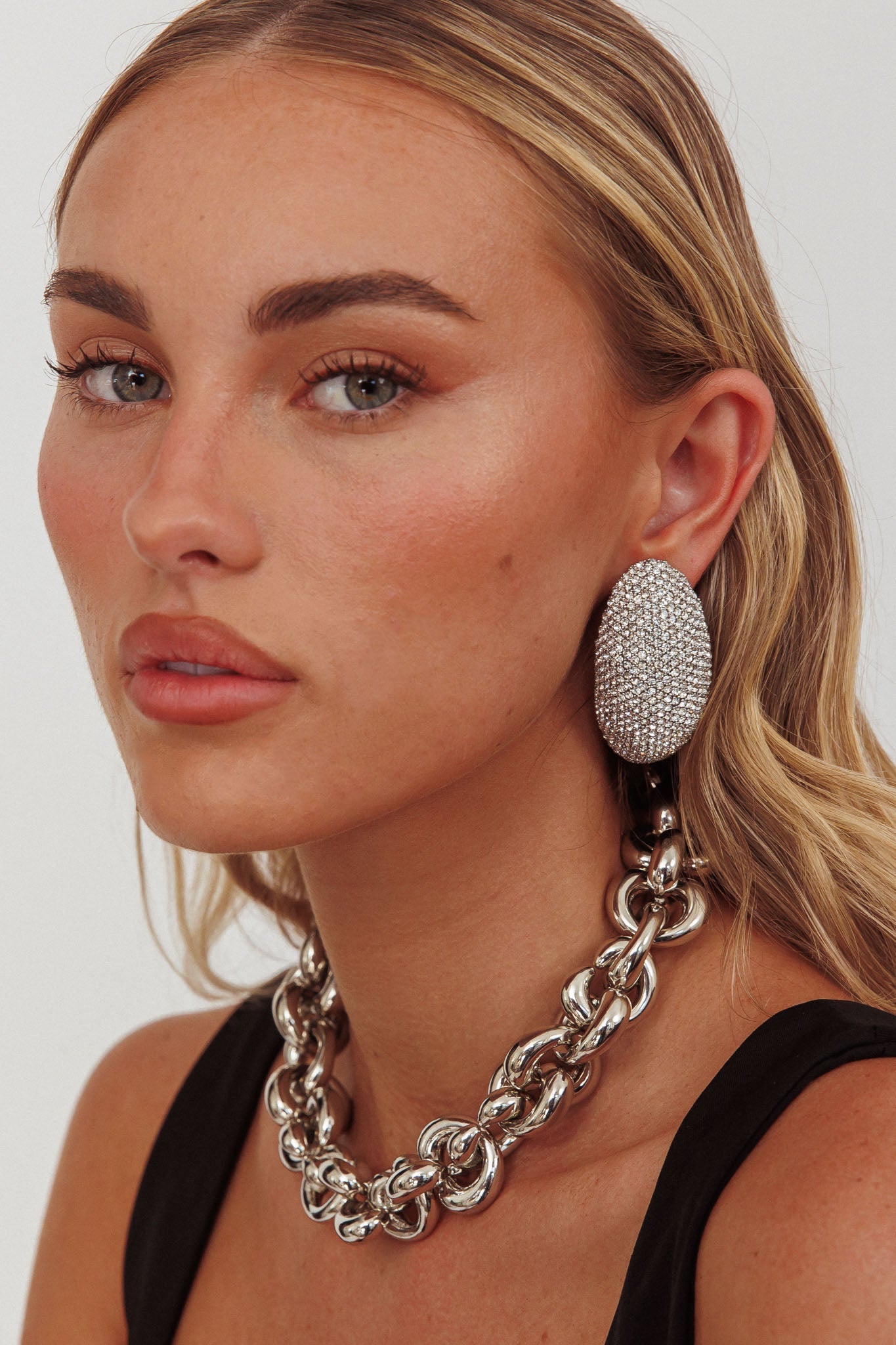 Orecchini Candice Oval Cabochon in argento con diamanti