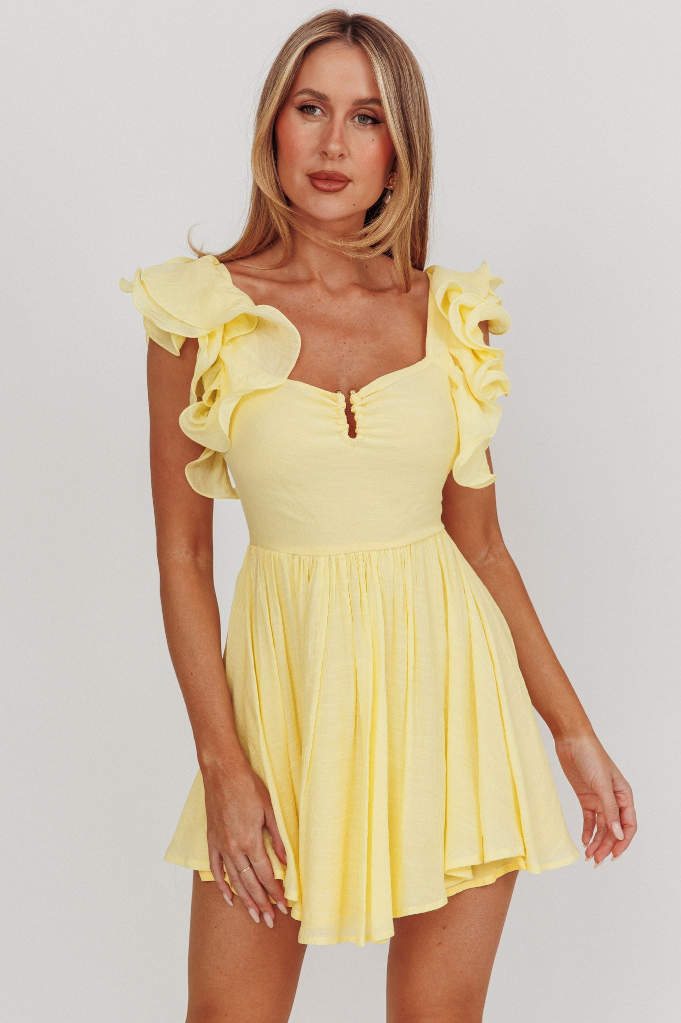 Sunday Dreams Mini abito giallo con spalline a balze
