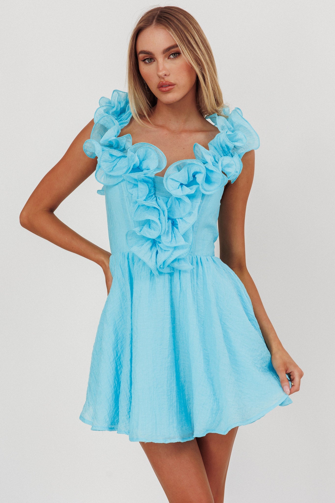 Mini abito con scollo a balze Nivaya Oceano