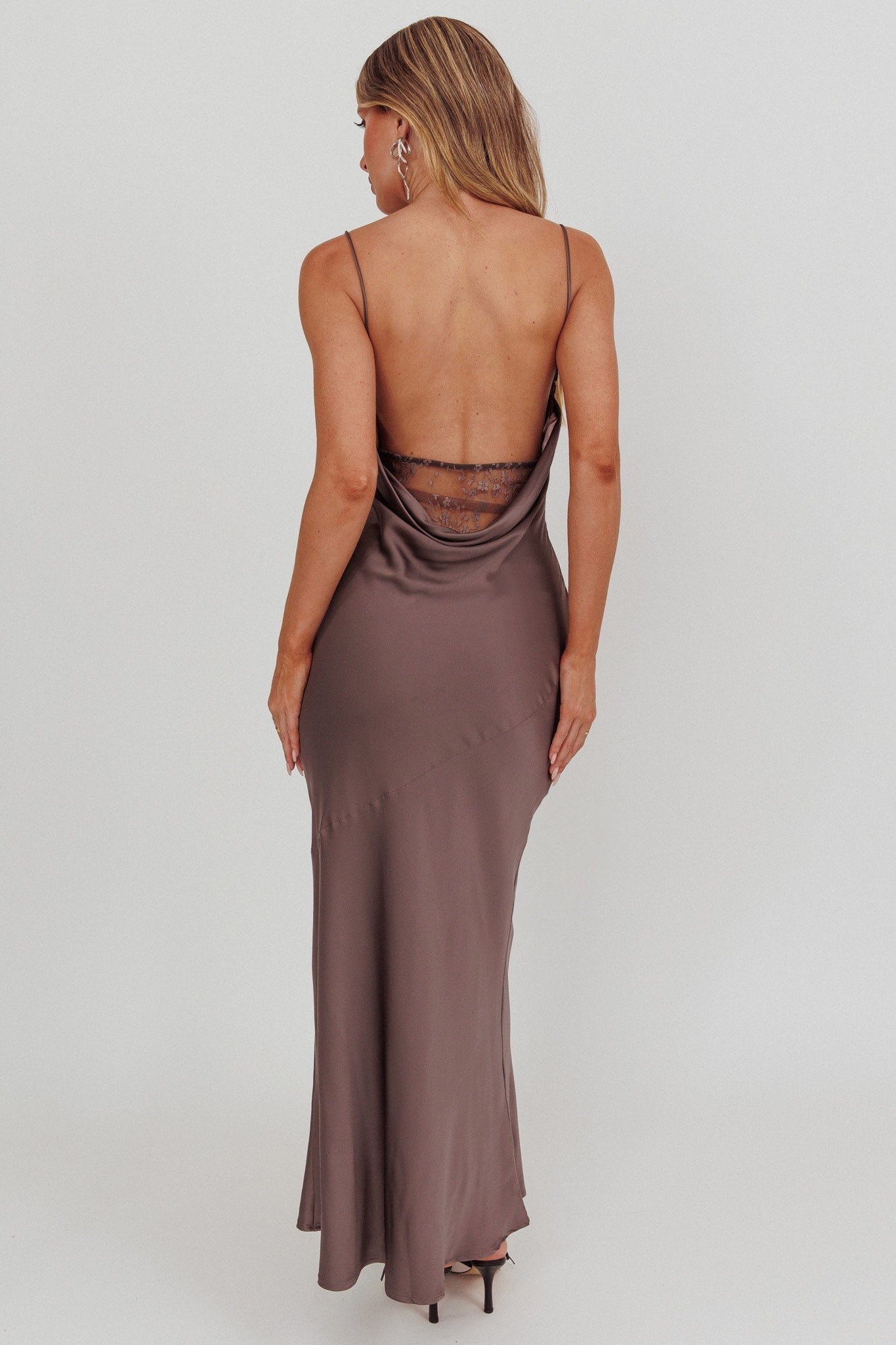 Abito con scollo a cappuccio e cut-out Emmerson grigio caldo