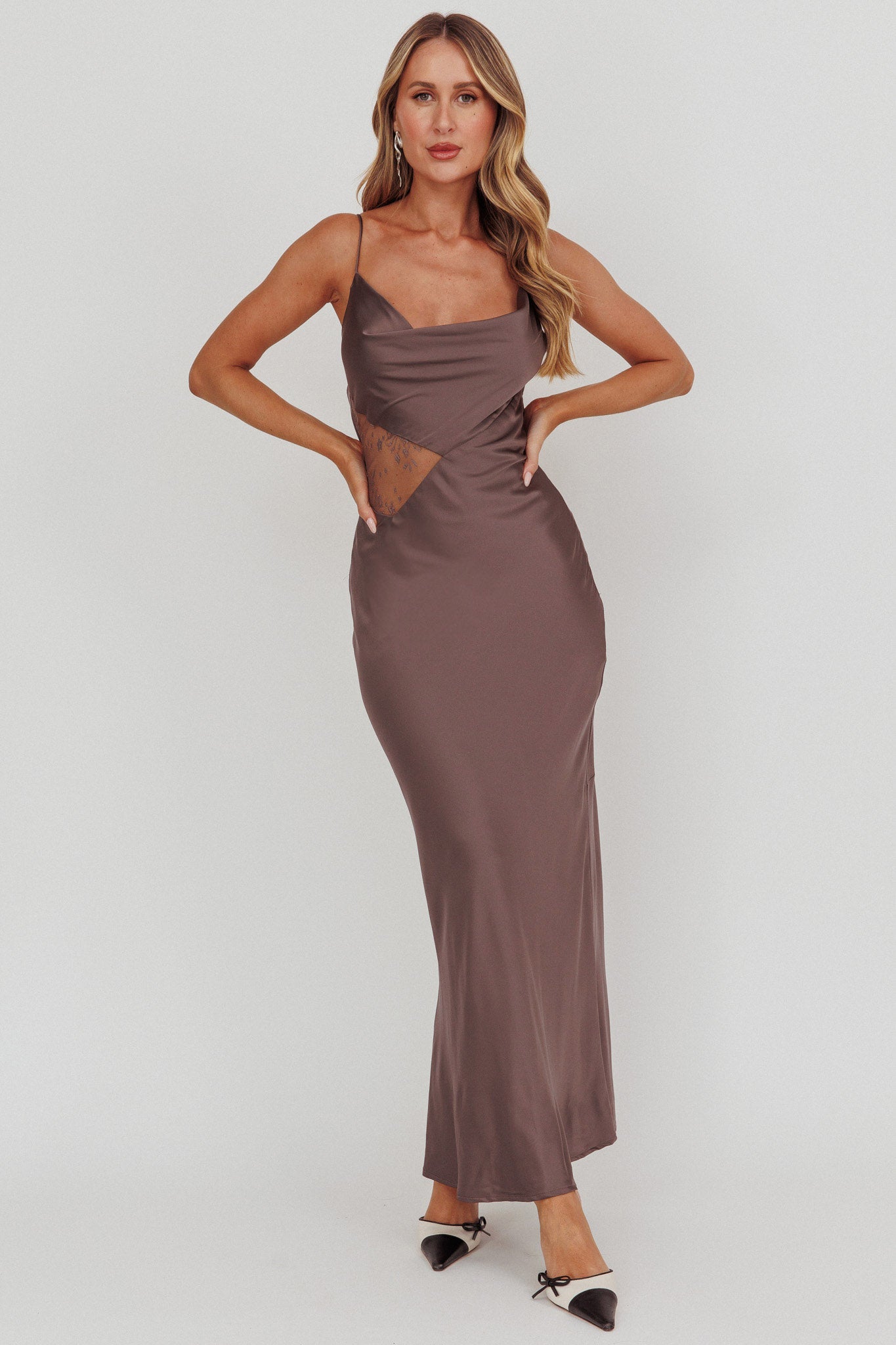 Abito con scollo a cappuccio e cut-out Emmerson grigio caldo