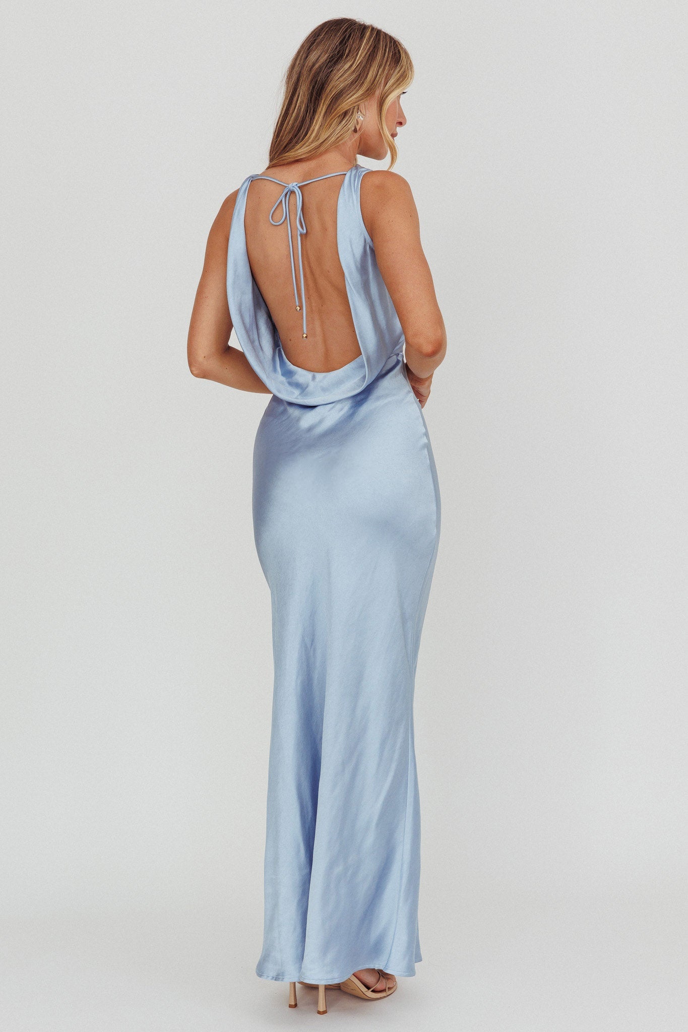 Abito lungo con scollo a cappuccio Moon Glow blu