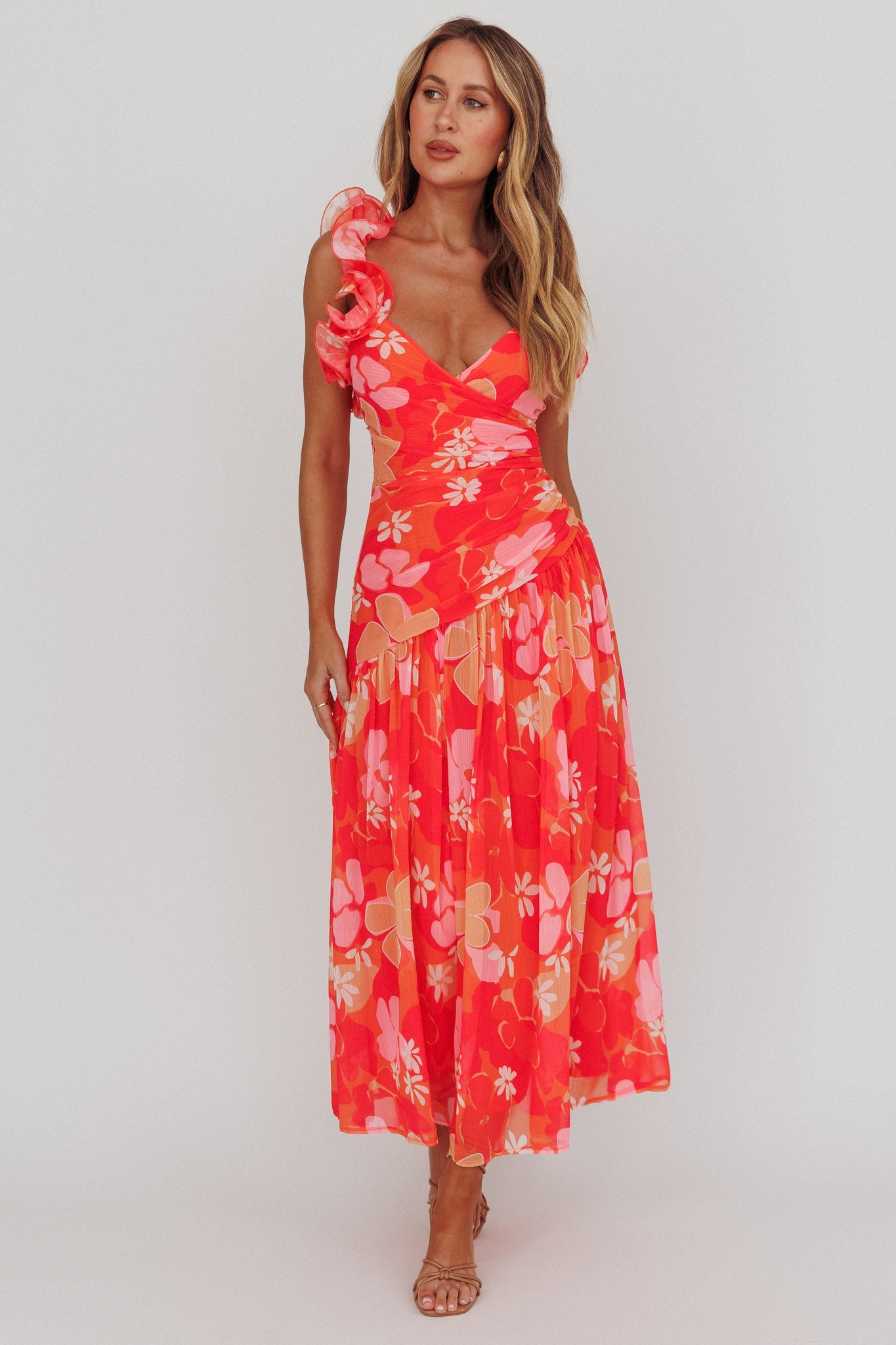 Abito lungo con spalline arricciate Kinley arancione floreale