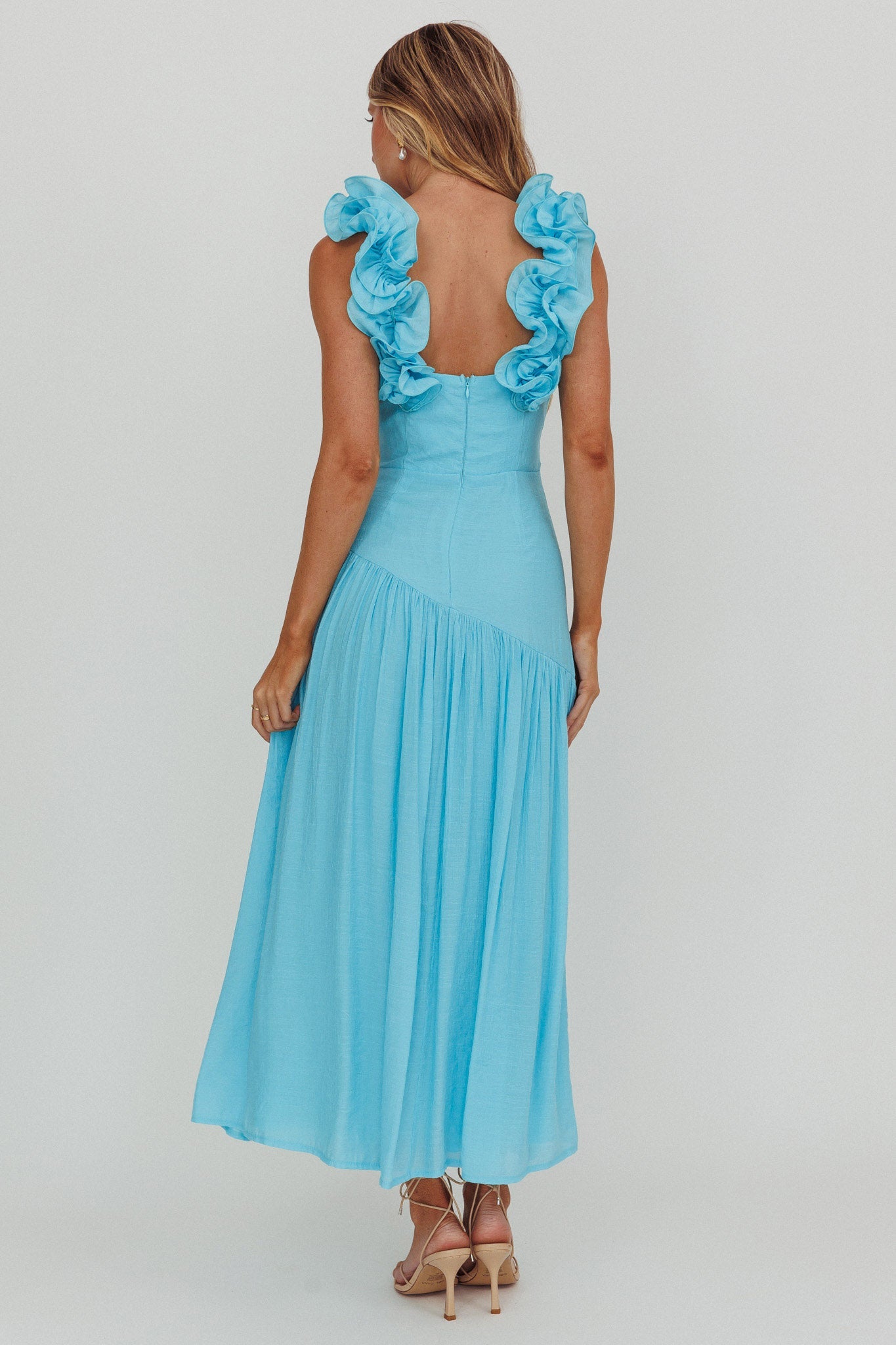 Abito lungo con spalline arricciate Kinley blu