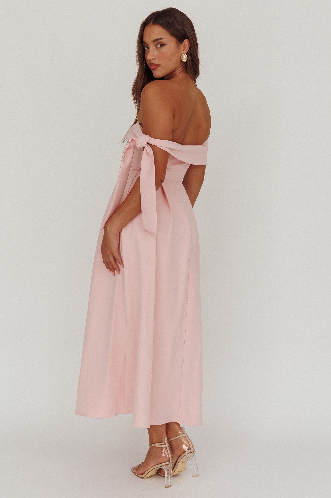 Abito midi a pieghe con spalle scoperte Aurora Sky, rosa