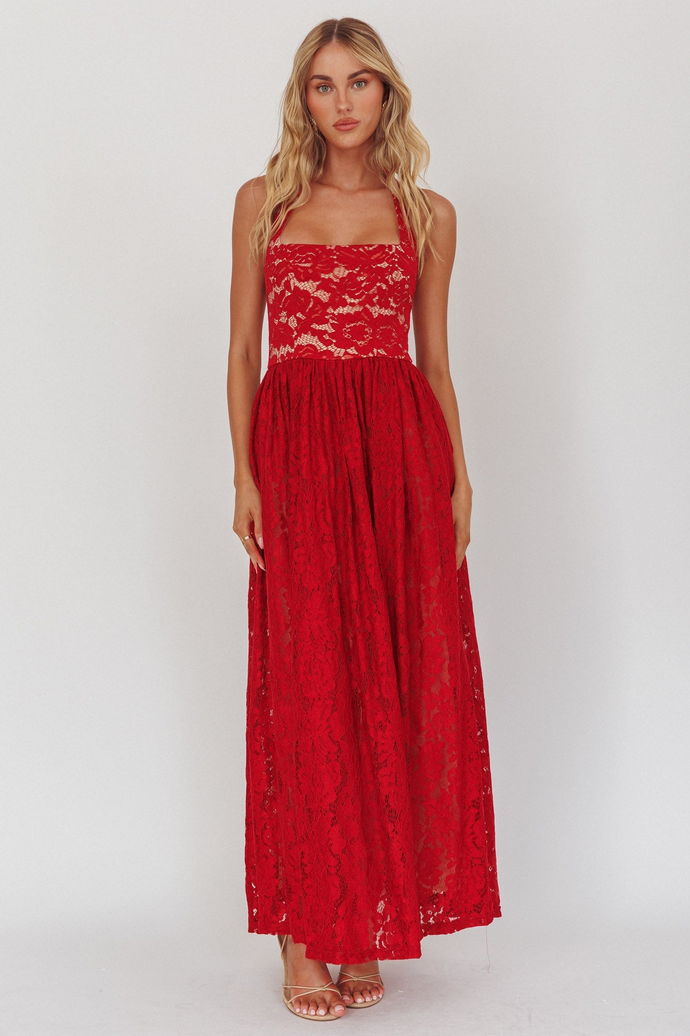 Abito lungo in pizzo a trapezio con scollo all'americana Hendrix Cherry