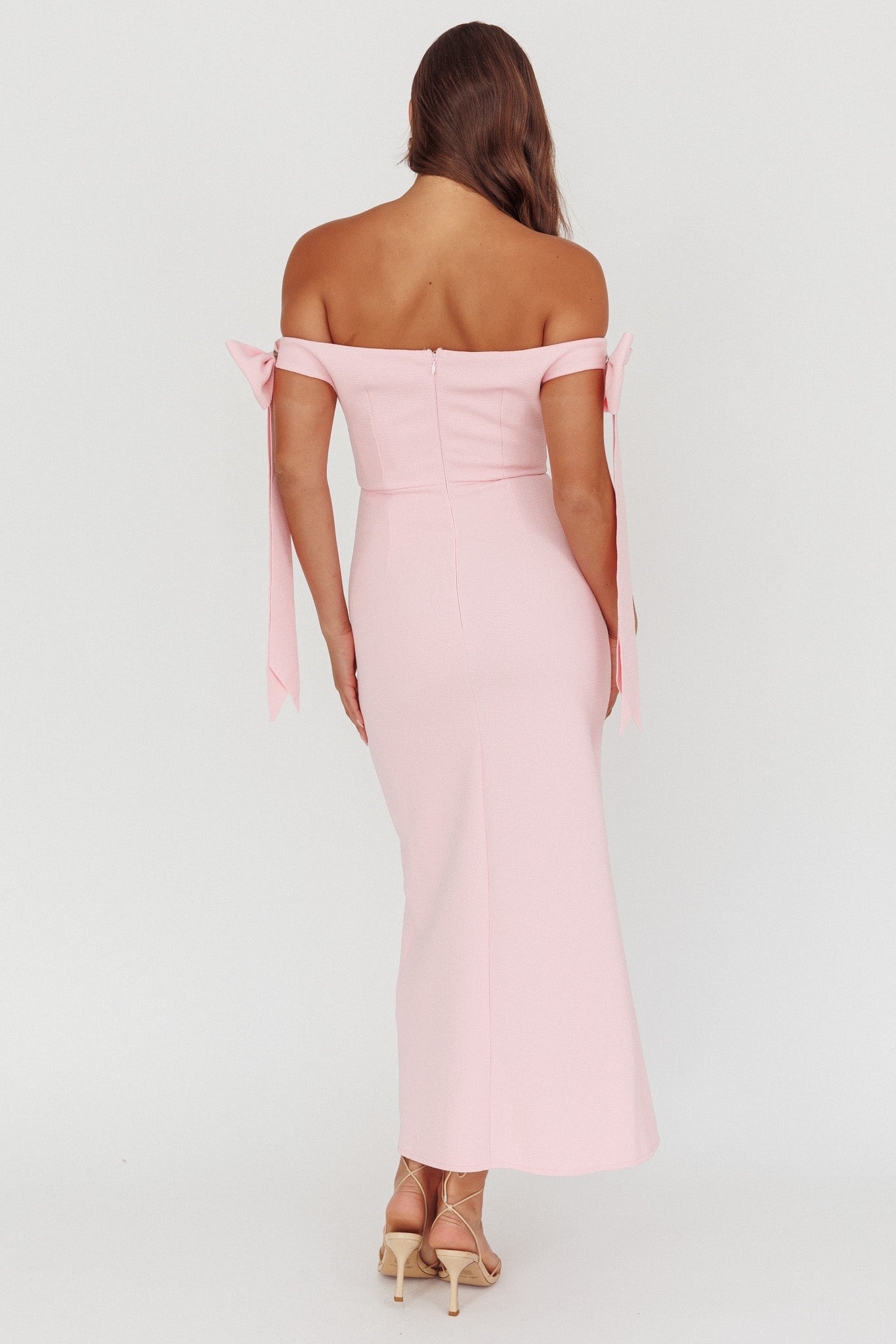 Have Faith Abito lungo con maniche a fiocco e spalle scoperte, rosa baby