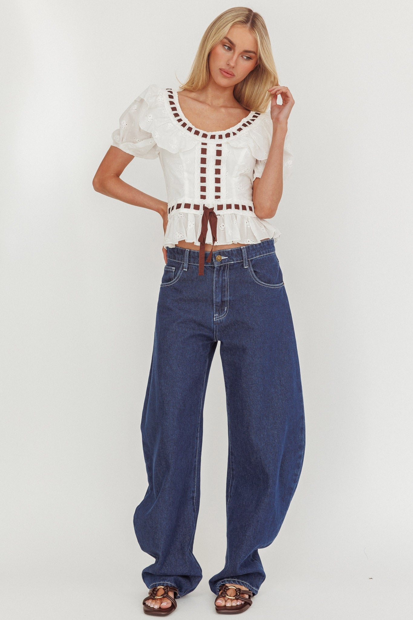 Solea Frill Collar Eyelet Top Bianco