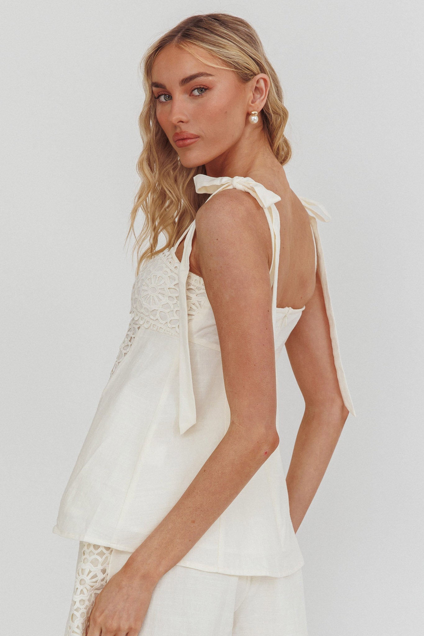 Top Baybreeze con spalle annodate bianco
