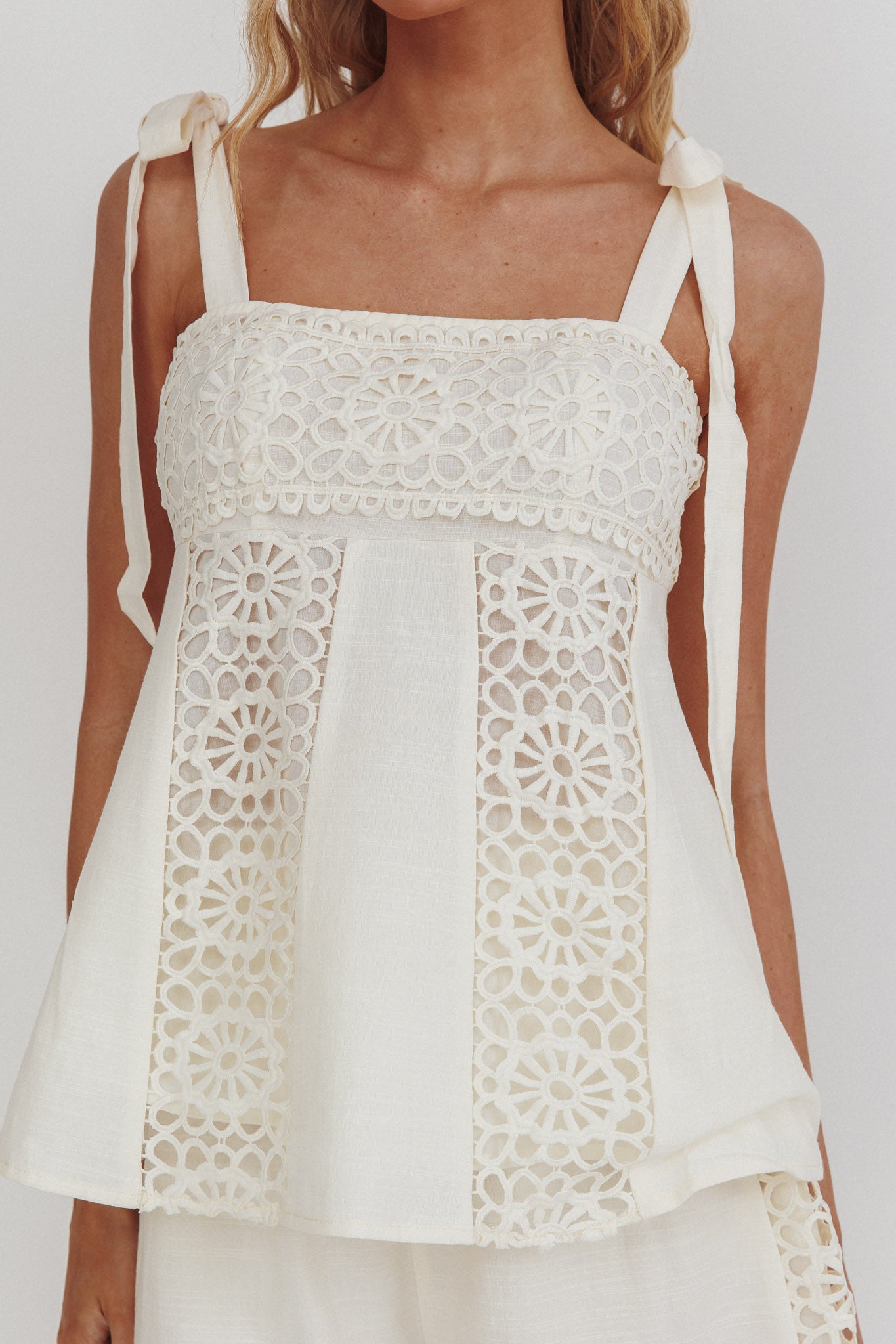 Top Baybreeze con spalle annodate bianco