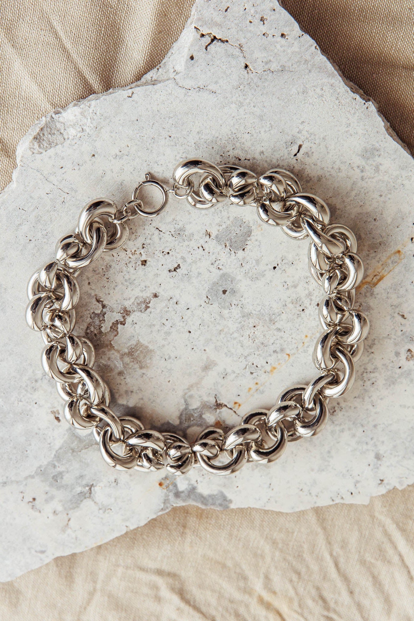 Collana girocollo irregolare Kat argento scuro