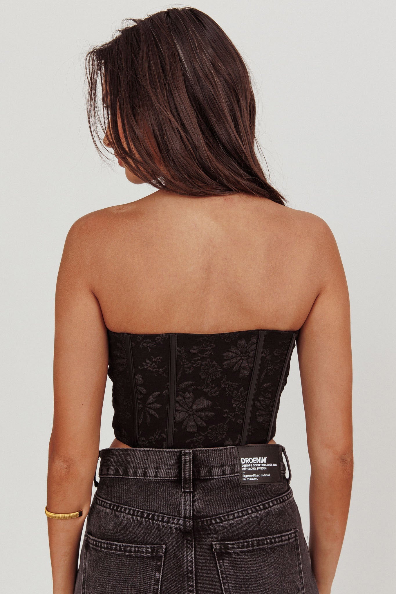 Top corsetto con ganci e occhielli Ziah nero