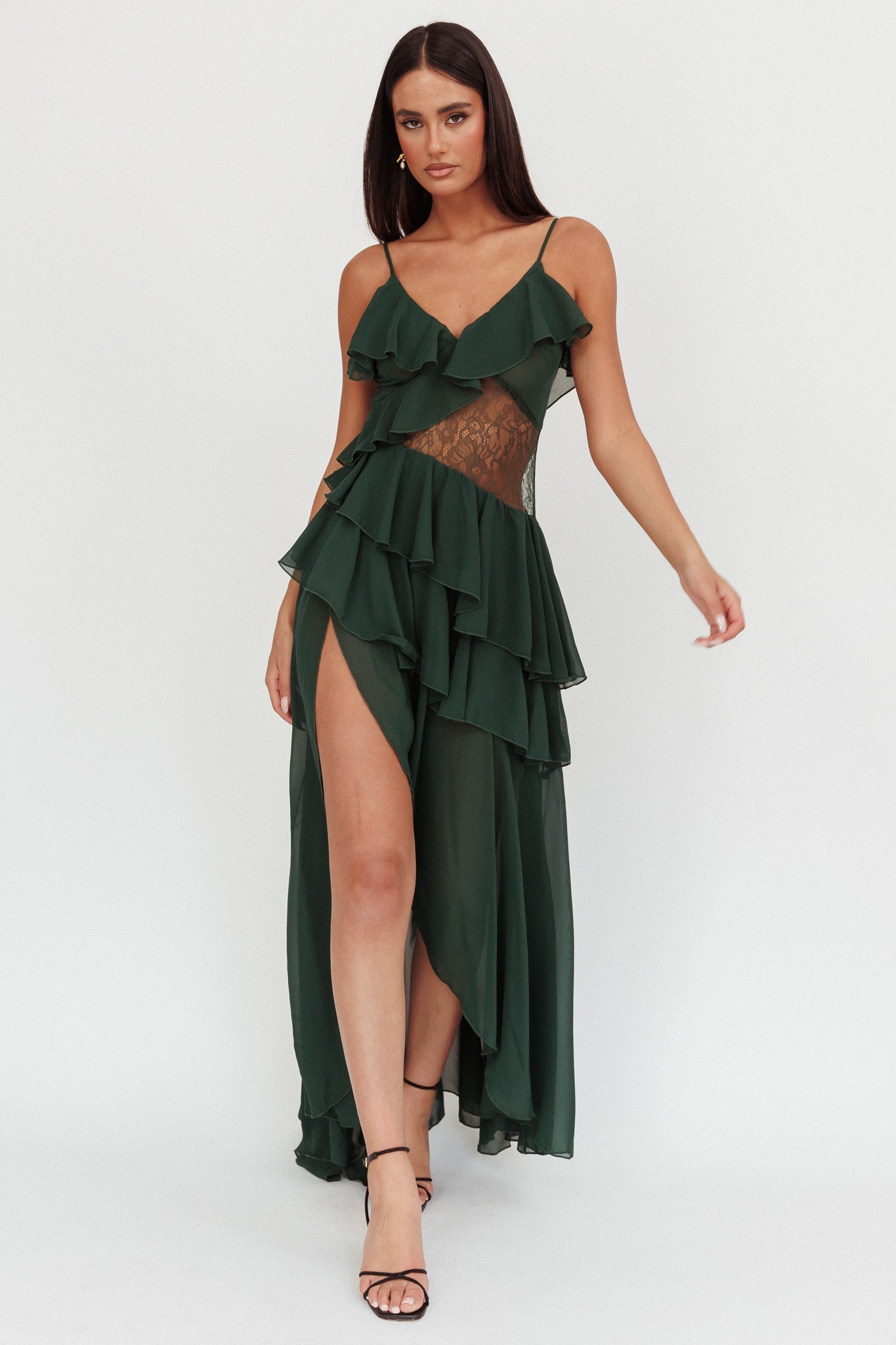 Abito lungo con volant in pizzo color amaretto, verde cacciatore