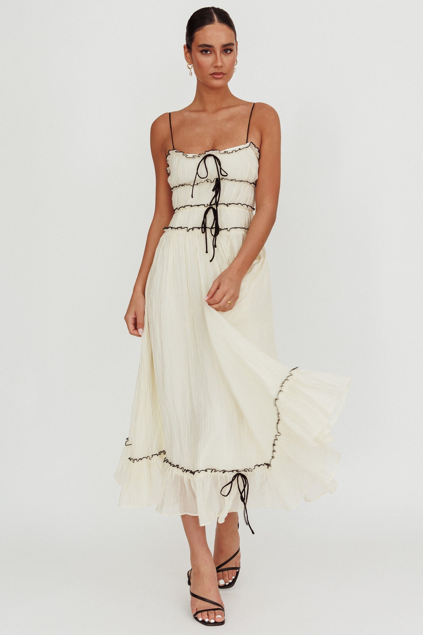 Abito lungo con cravatta Maidens color crema