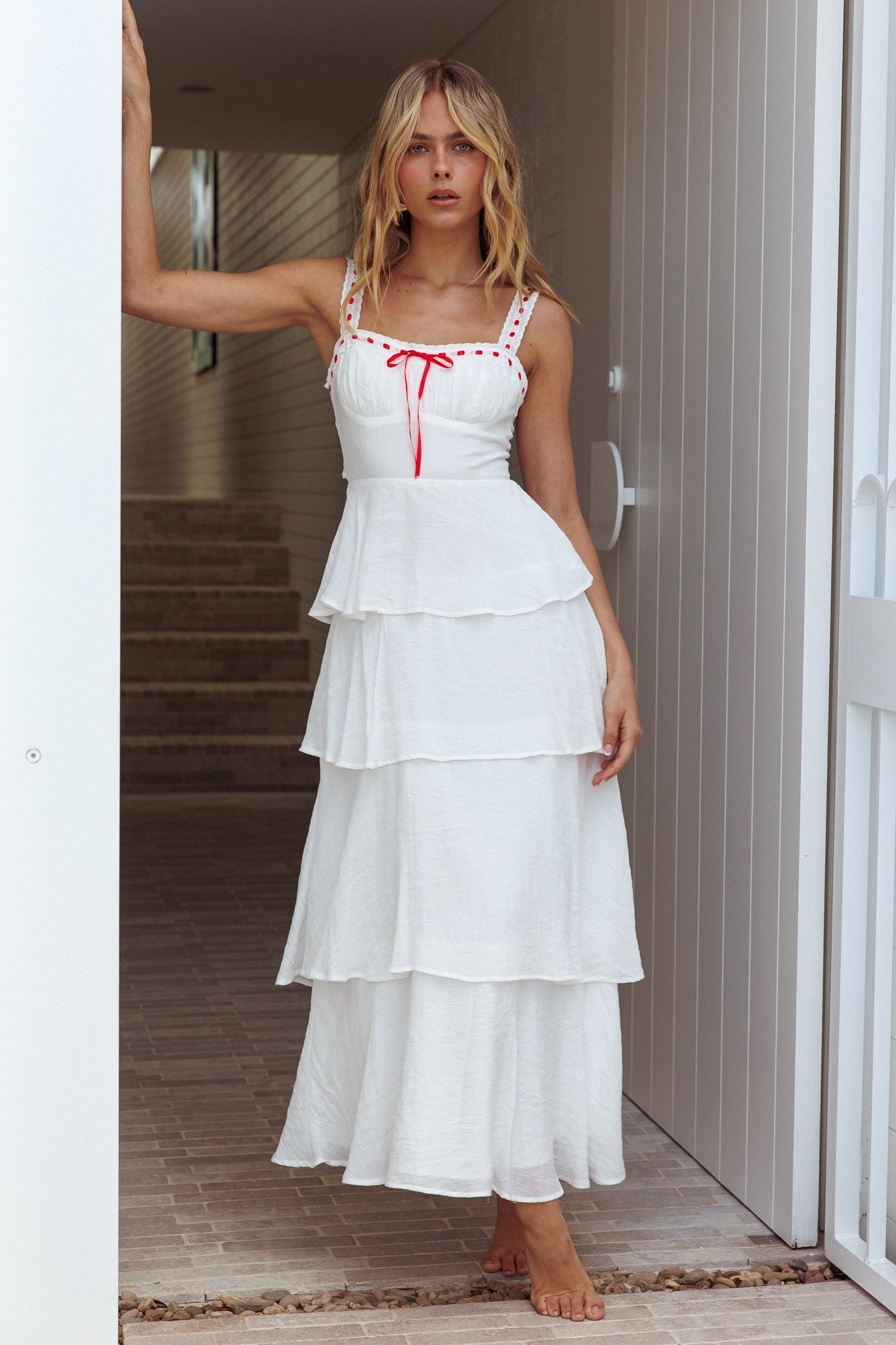 Abito lungo con balze a strati Provence Bloom bianco sporco