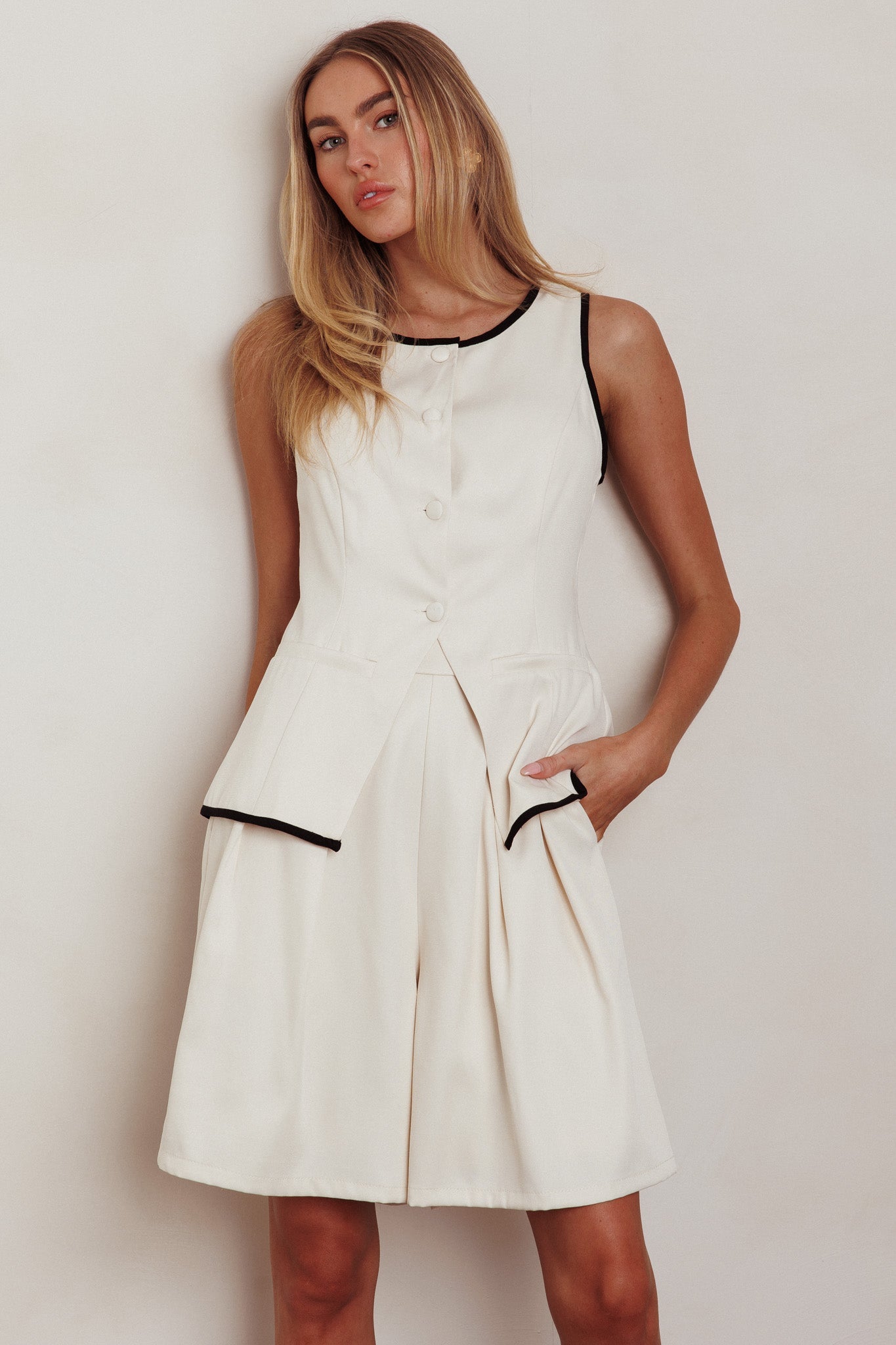Pantaloncini a gamba larga Janna Oat