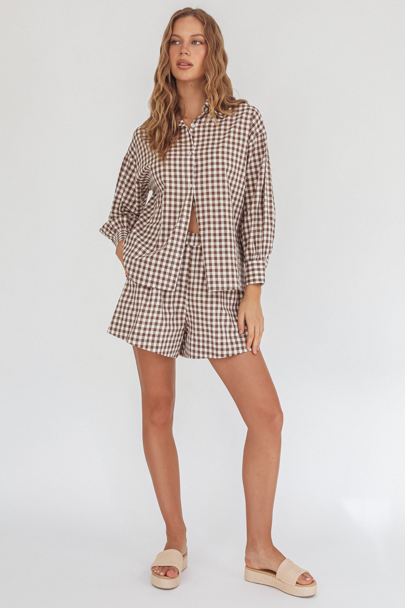 Pantaloncini con elastico in vita Weekends Away a quadri marroni