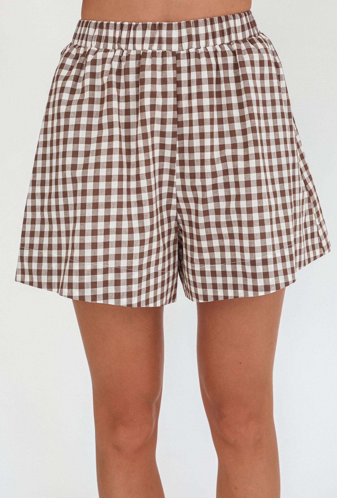 Pantaloncini con elastico in vita Weekends Away a quadri marroni