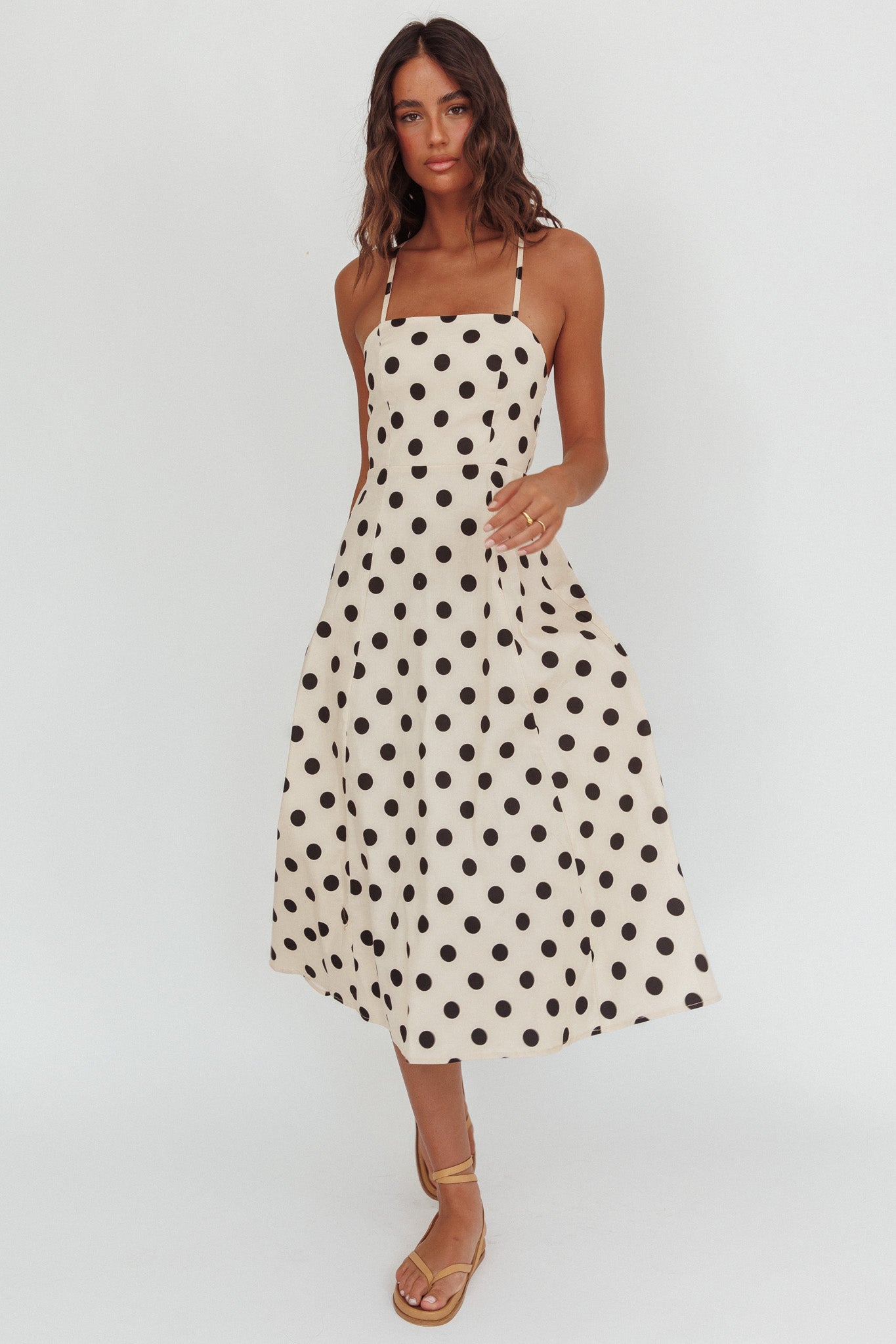 Abito midi con schiena incrociata Olga Second Glance a pois beige