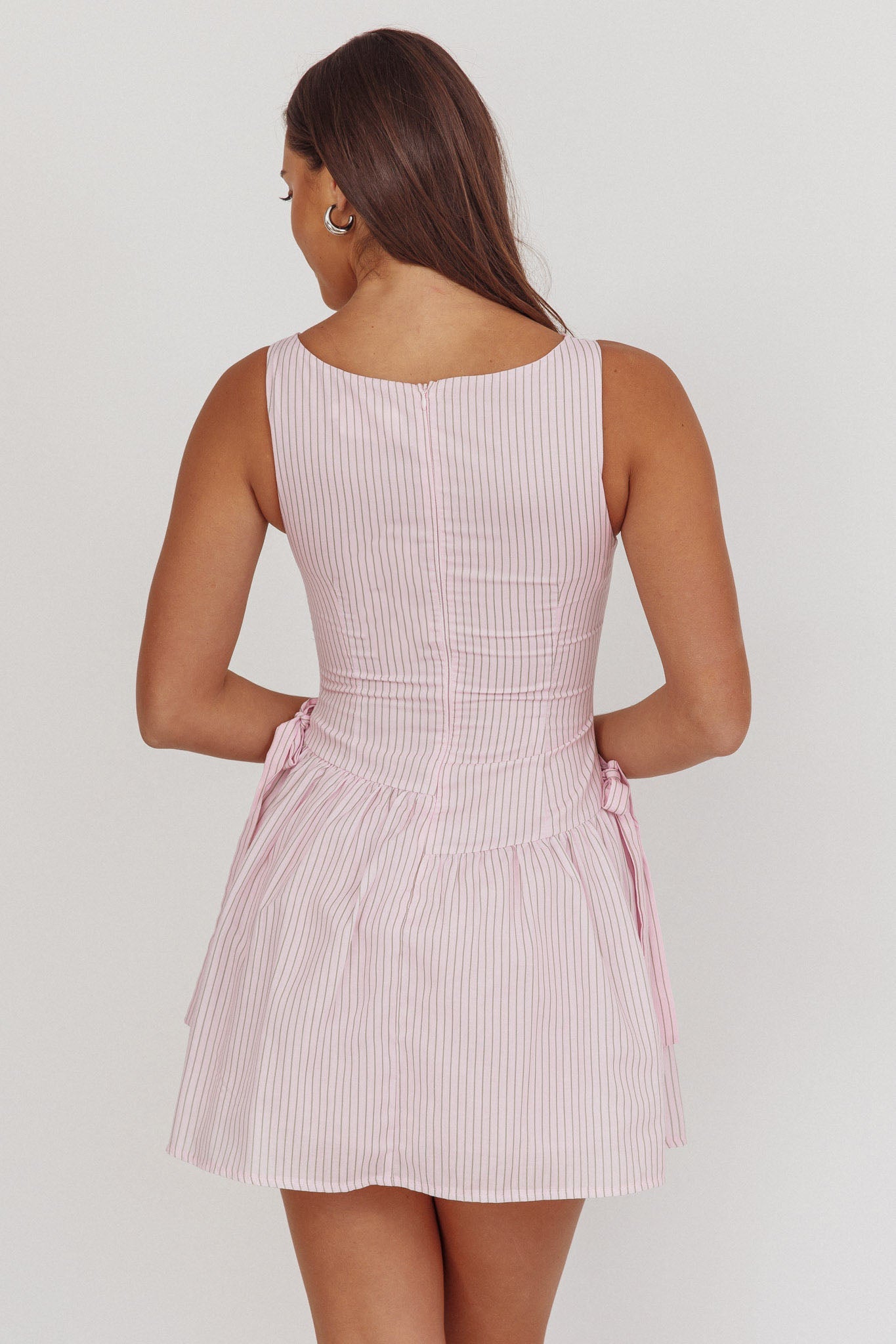Mini abito a righe con fiocchi in vita Teely Blush