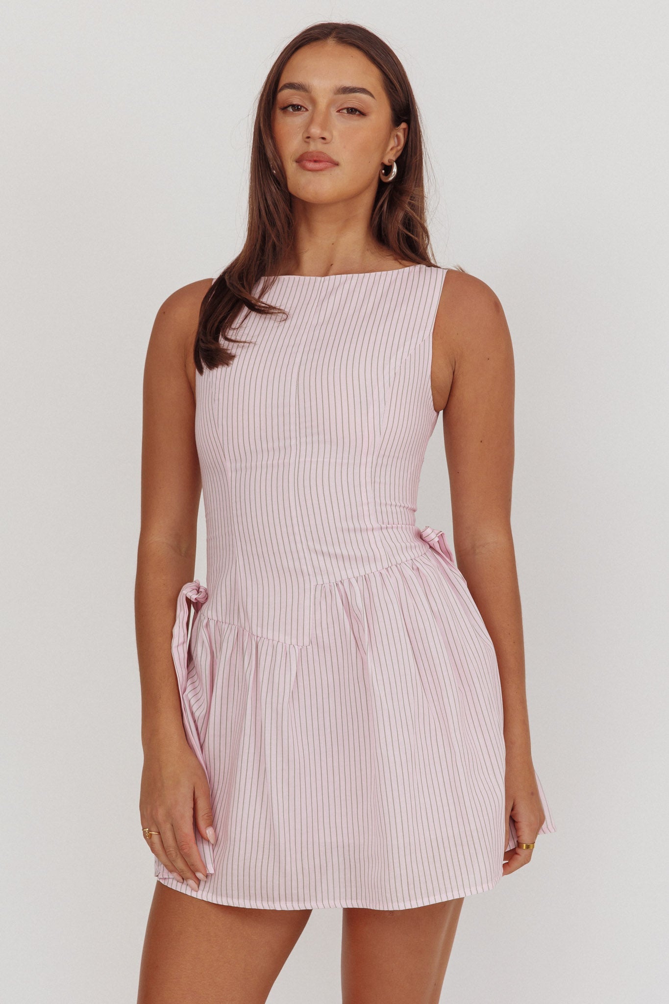 Mini abito a righe con fiocchi in vita Teely Blush