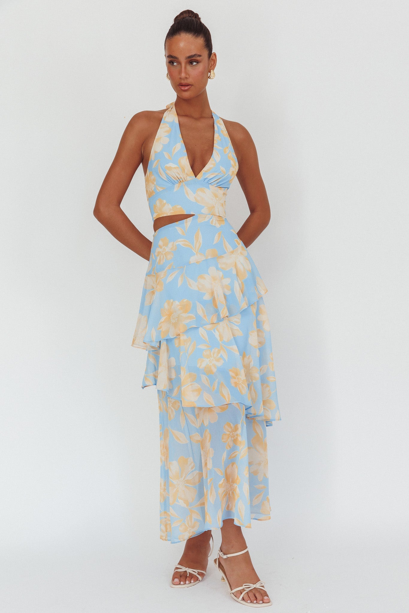 Abito lungo con scollo all'americana e cut-out di Aura Points, blu floreale