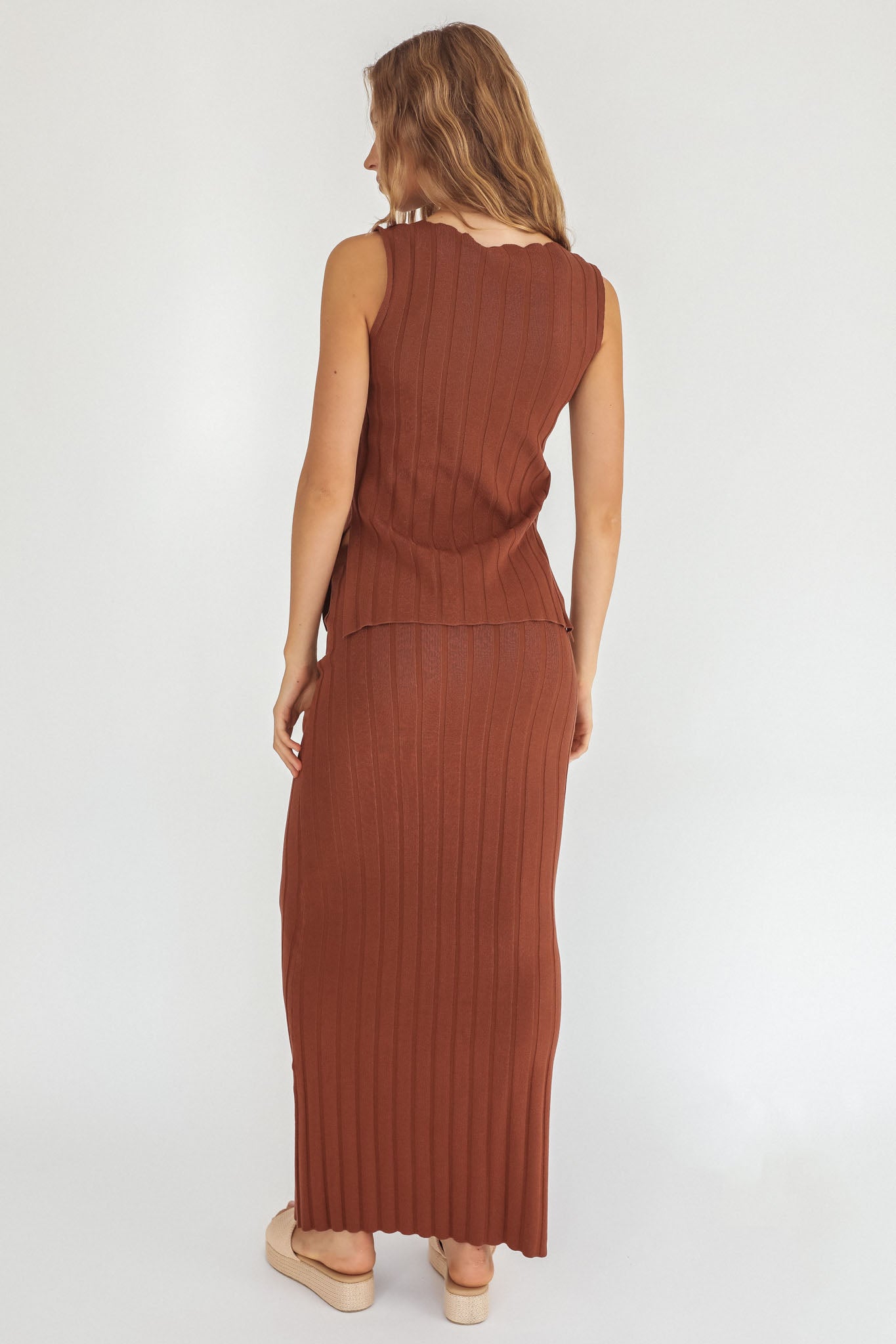 Gonna lunga in maglia a coste Kimora marrone