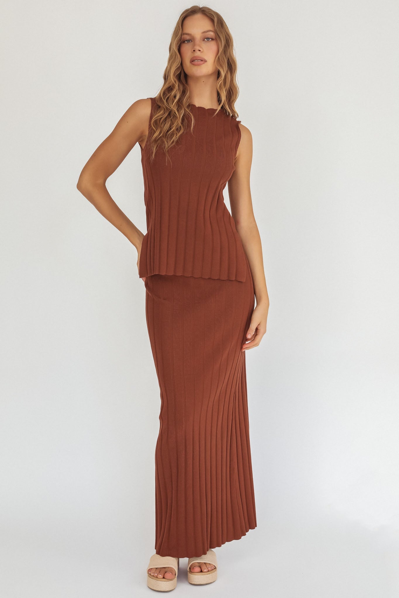 Top in maglia senza maniche Kimora marrone