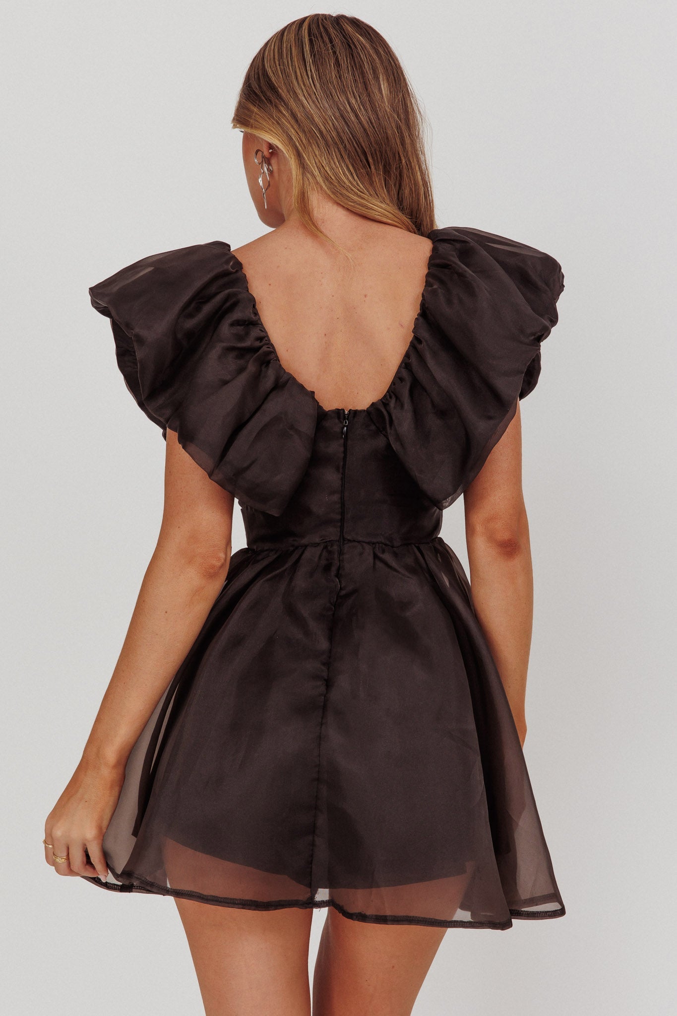 Mini abito nero con scollo a balze Kahlo