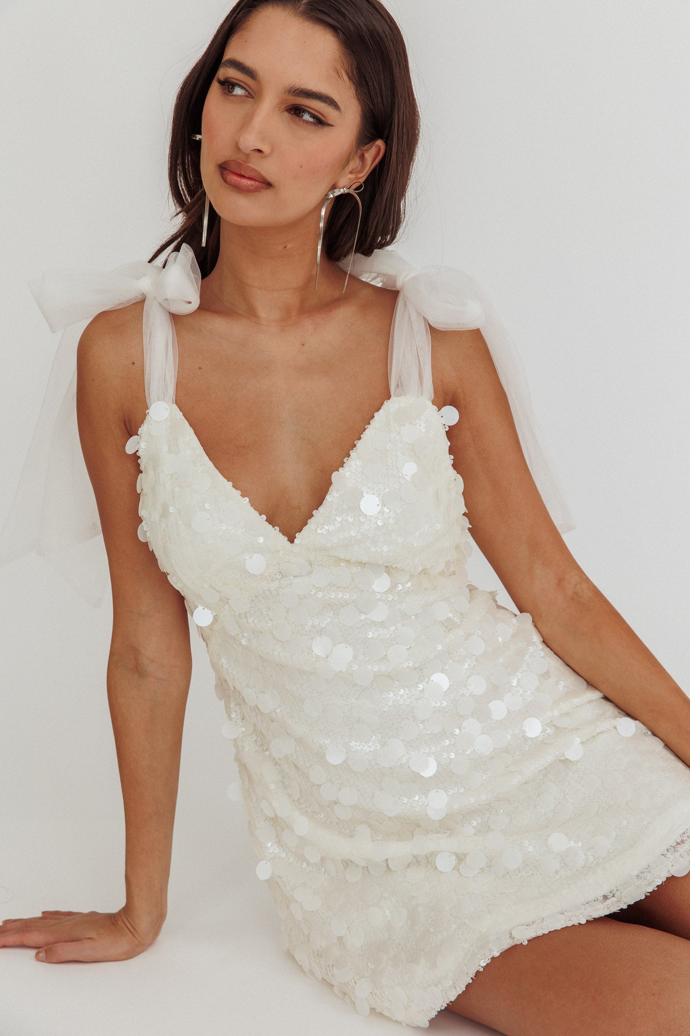 Mykonos Morning Mini abito bianco con paillettes e spalle legate