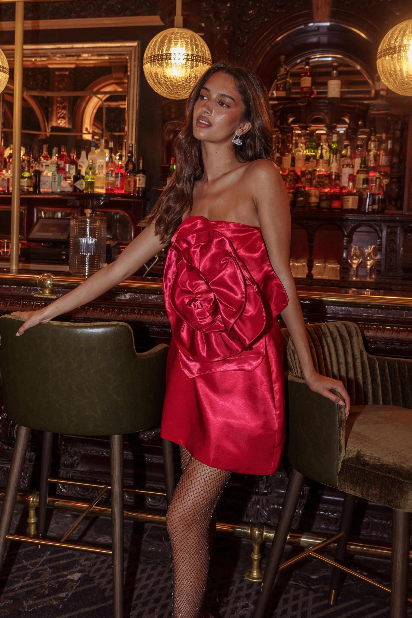 Top senza spalline rosso con motivo a rose di Count Down